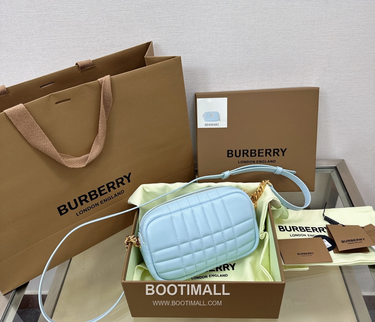 Burberry Lola Quilted Camera Italian-Tanned Lambskin Crossbody Bag 버버리 롤라 퀼팅 카메라 이탈리아 태닝 램스킨 크로스백 19cm 12