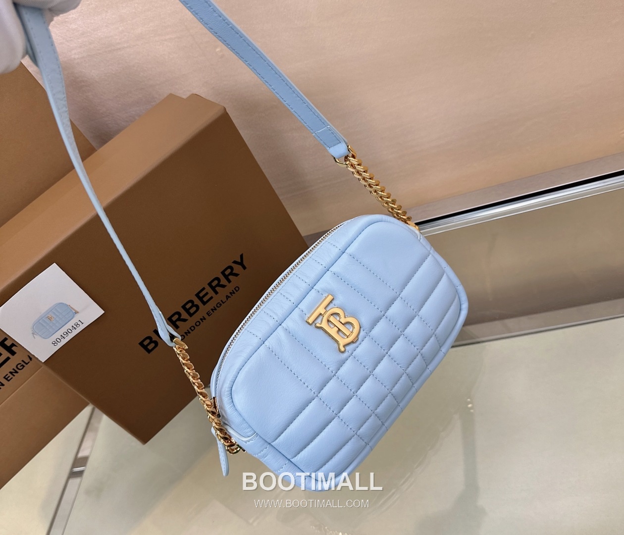 Burberry Lola Quilted Camera Italian-Tanned Lambskin Crossbody Bag 버버리 롤라 퀼팅 카메라 이탈리아 태닝 램스킨 크로스백 19cm 13