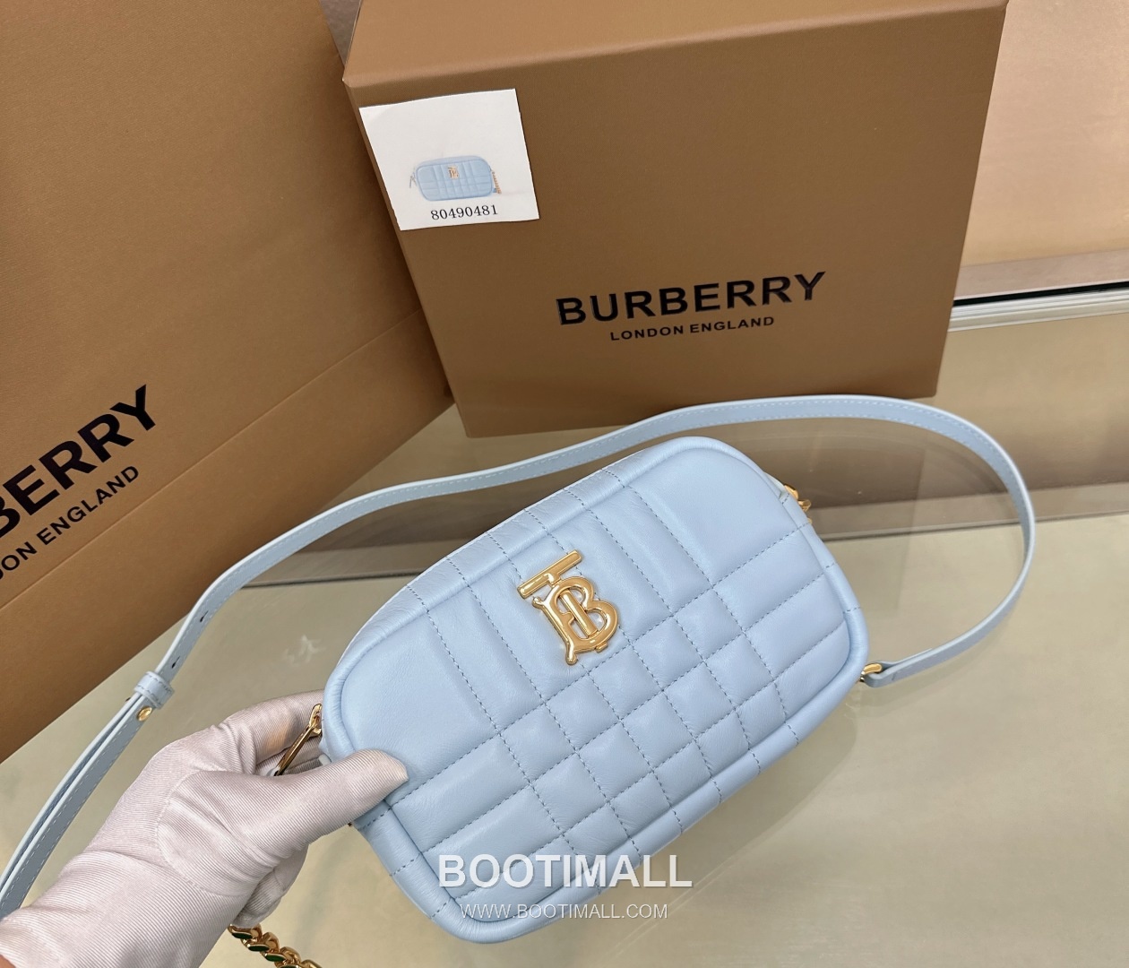 Burberry Lola Quilted Camera Italian-Tanned Lambskin Crossbody Bag 버버리 롤라 퀼팅 카메라 이탈리아 태닝 램스킨 크로스백 19cm 15