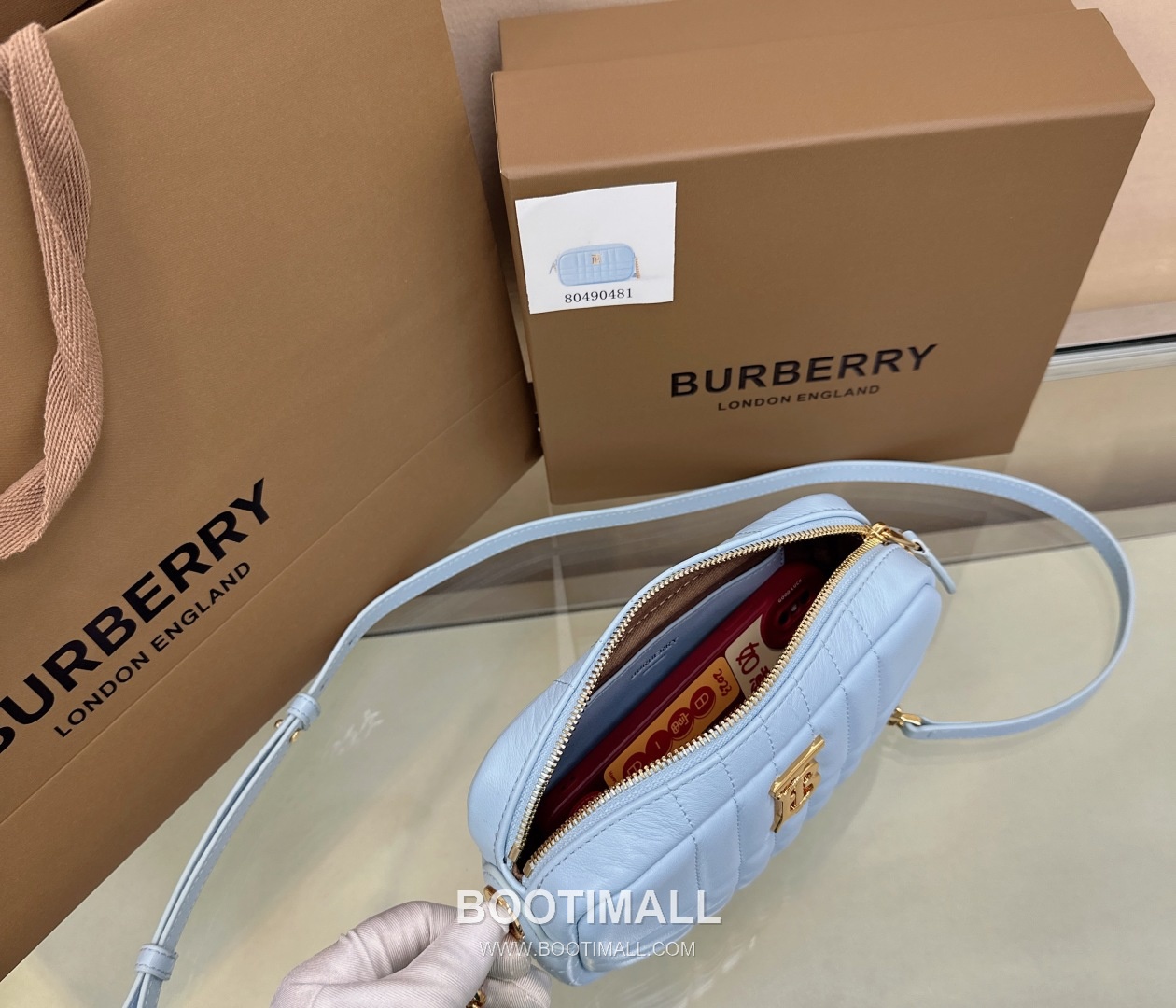 Burberry Lola Quilted Camera Italian-Tanned Lambskin Crossbody Bag 버버리 롤라 퀼팅 카메라 이탈리아 태닝 램스킨 크로스백 19cm 17