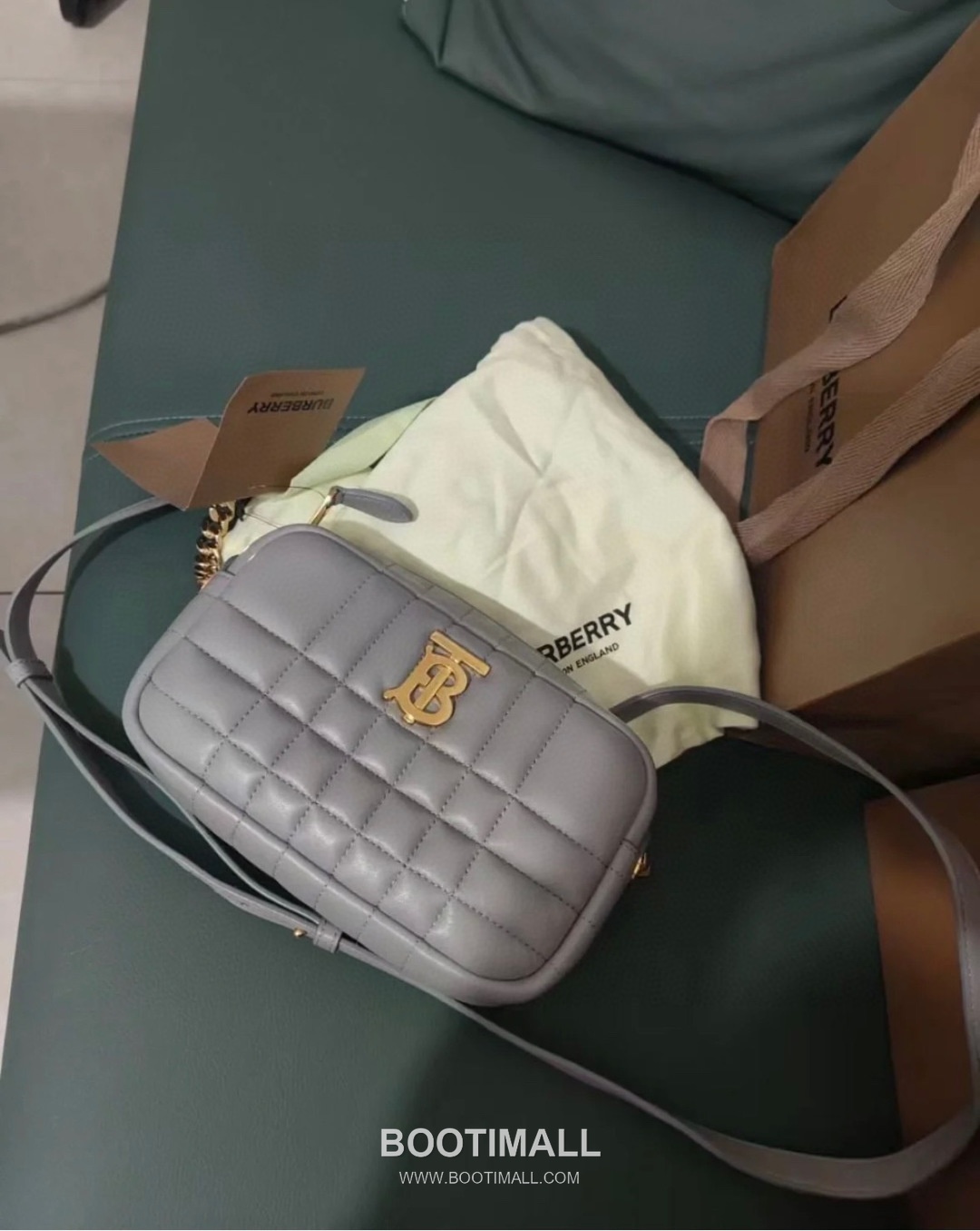 Burberry Lola Quilted Camera Italian-Tanned Lambskin Crossbody Bag 버버리 롤라 퀼팅 카메라 이탈리아 태닝 램스킨 크로스백 19cm 8