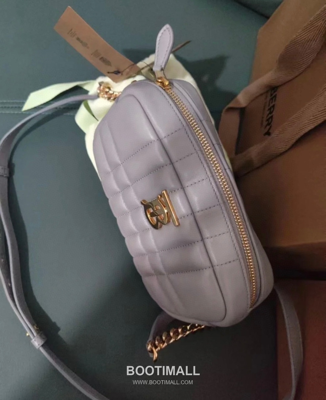 Burberry Lola Quilted Camera Italian-Tanned Lambskin Crossbody Bag 버버리 롤라 퀼팅 카메라 이탈리아 태닝 램스킨 크로스백 19cm 9