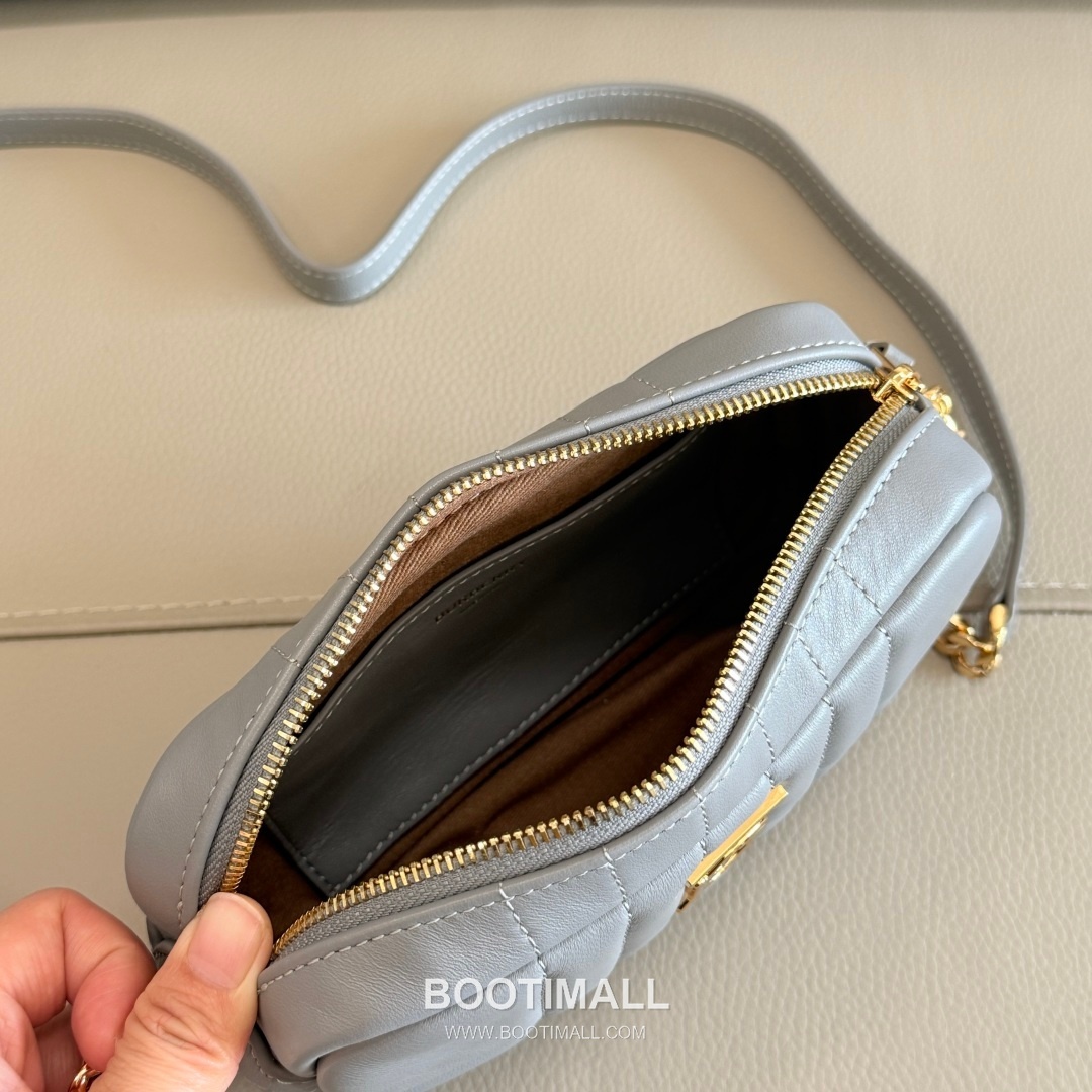 Burberry Lola Quilted Camera Italian-Tanned Lambskin Crossbody Bag 버버리 롤라 퀼팅 카메라 이탈리아 태닝 램스킨 크로스백 19cm 15