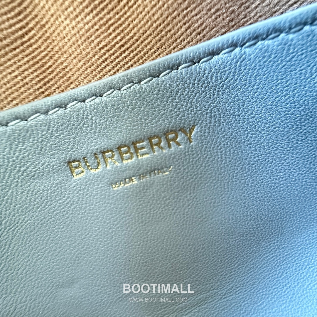 Burberry Lola Quilted Camera Italian-Tanned Lambskin Crossbody Bag 버버리 롤라 퀼팅 카메라 이탈리아 태닝 램스킨 크로스백 19cm 16