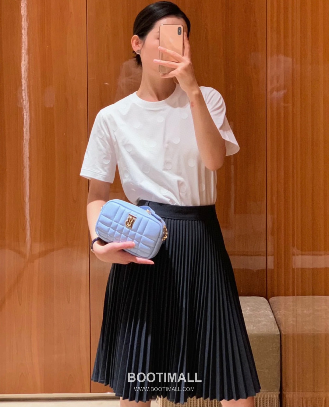 Burberry Lola Quilted Camera Italian-Tanned Lambskin Crossbody Bag 버버리 롤라 퀼티드 카메라 이탈리아 태닝 램스킨 크로스백 24cm 8