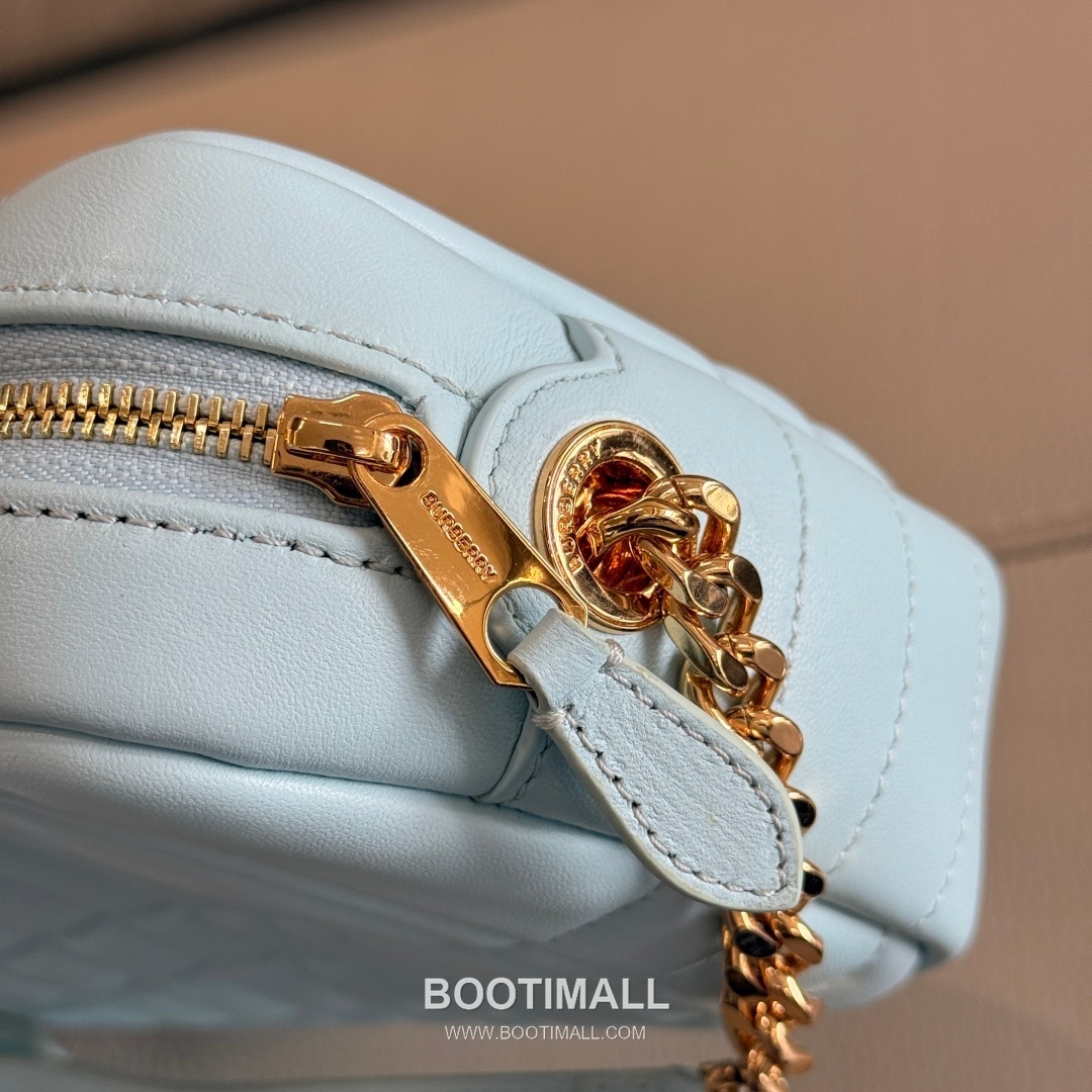 Burberry Lola Quilted Camera Italian-Tanned Lambskin Crossbody Bag 버버리 롤라 퀼티드 카메라 이탈리아 태닝 램스킨 크로스백 24cm 14