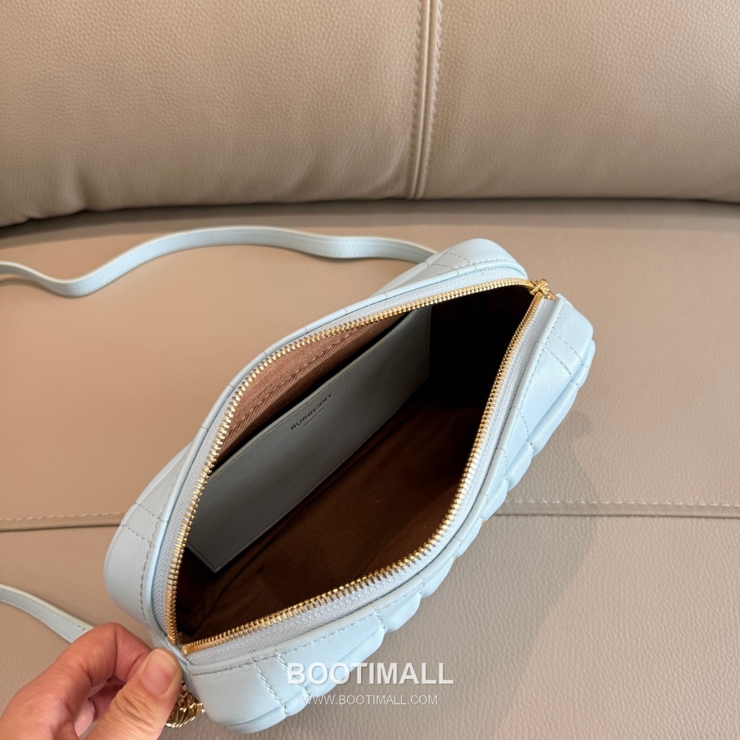 Burberry Lola Quilted Camera Italian-Tanned Lambskin Crossbody Bag 버버리 롤라 퀼티드 카메라 이탈리아 태닝 램스킨 크로스백 24cm 16