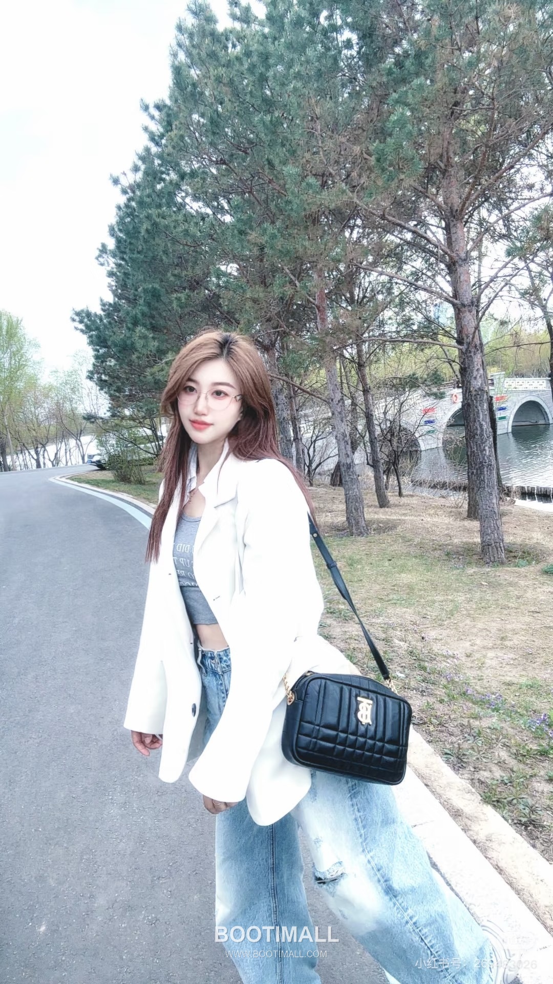 Burberry Lola Quilted Camera Italian-Tanned Lambskin Crossbody Bag 버버리 롤라 퀼티드 카메라 이탈리아 태닝 램스킨 크로스백 24cm 1