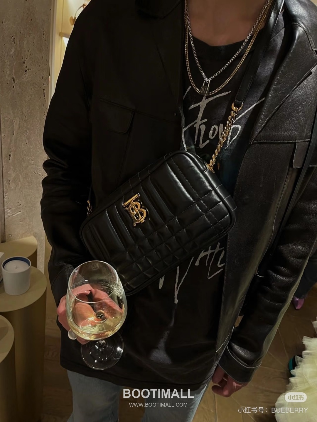 Burberry Lola Quilted Camera Italian-Tanned Lambskin Crossbody Bag 버버리 롤라 퀼티드 카메라 이탈리아 태닝 램스킨 크로스백 24cm 3