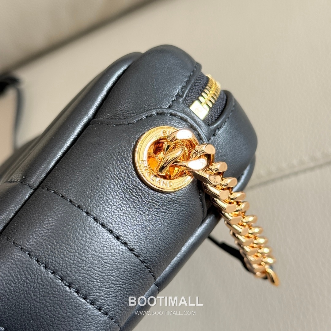 Burberry Lola Quilted Camera Italian-Tanned Lambskin Crossbody Bag 버버리 롤라 퀼티드 카메라 이탈리아 태닝 램스킨 크로스백 24cm 13