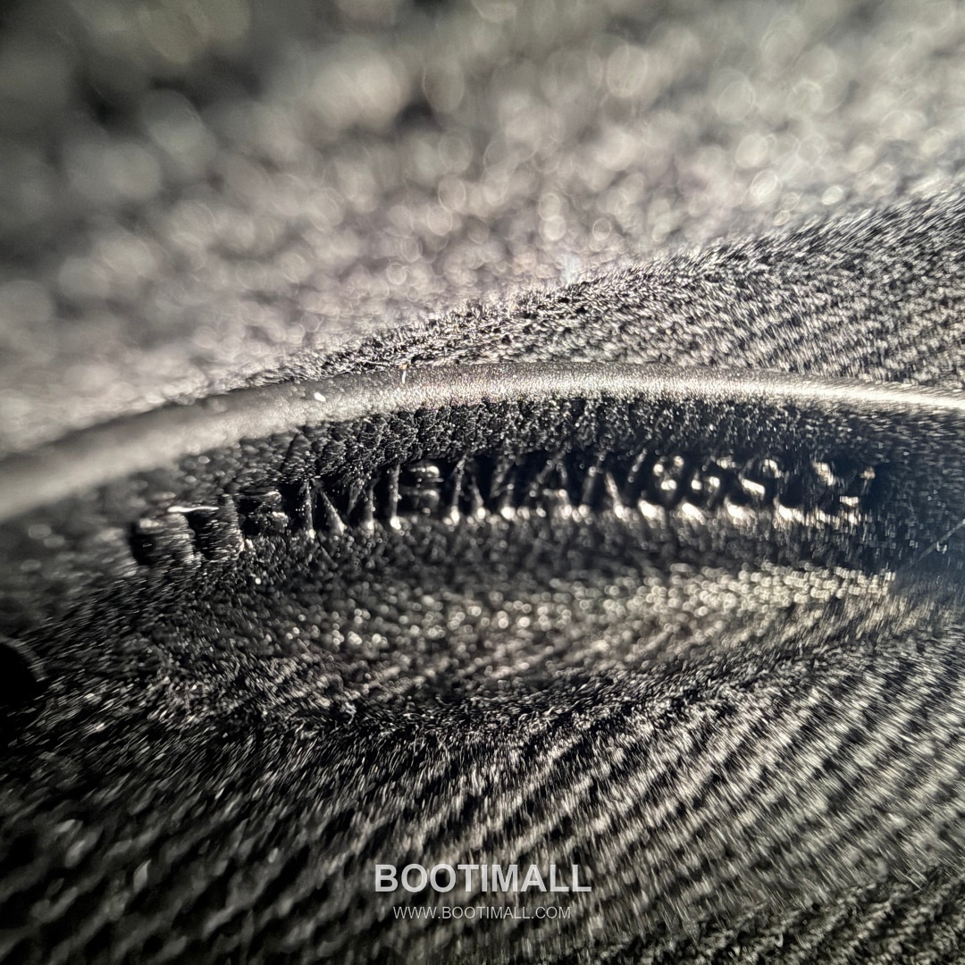 Burberry Lola Quilted Camera Italian-Tanned Lambskin Crossbody Bag 버버리 롤라 퀼티드 카메라 이탈리아 태닝 램스킨 크로스백 24cm 17