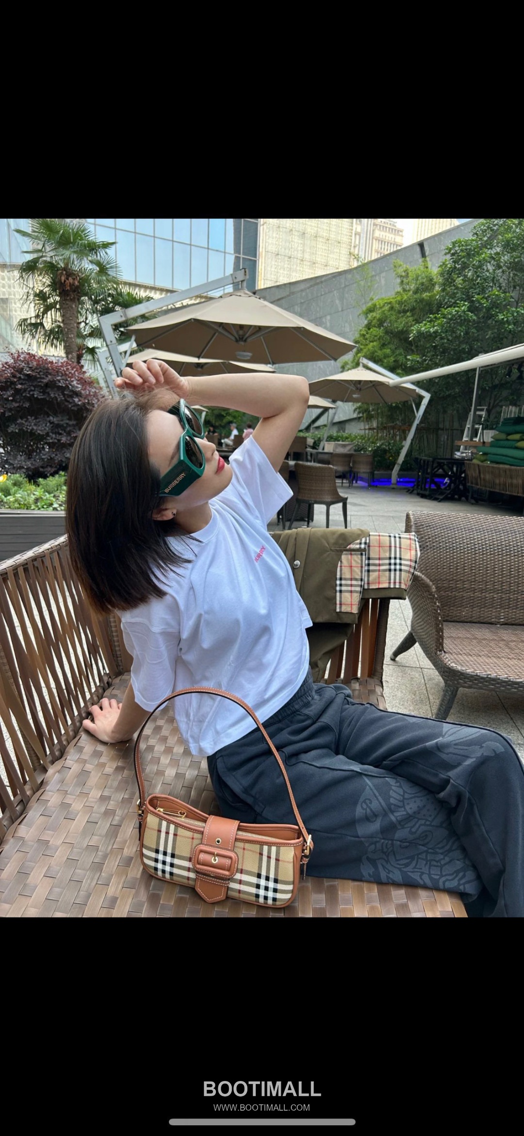 Burberry Check Buckle Strap Shoulder Bag 버버리 체크 버클 스트랩 숄더백 26cm 3