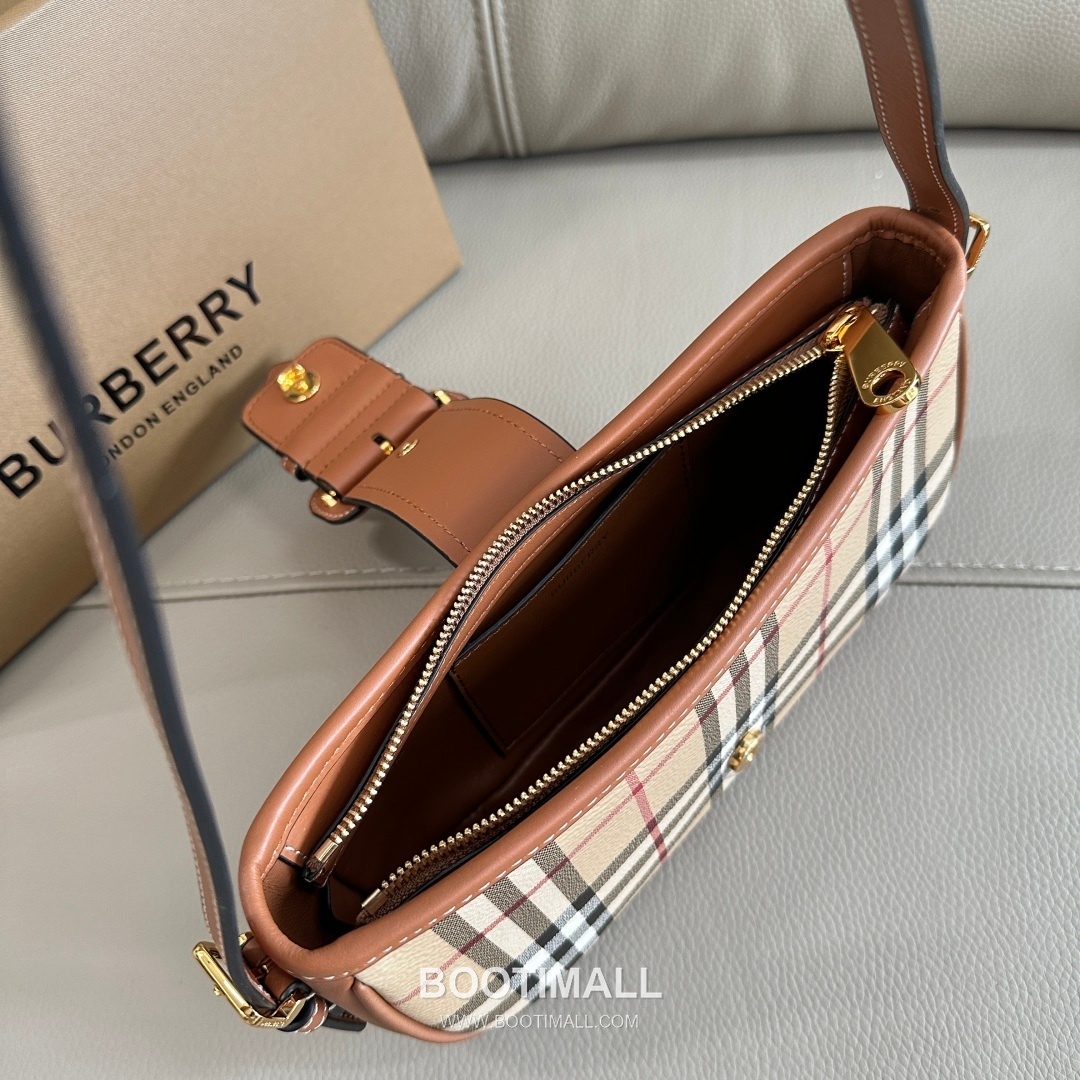Burberry Check Buckle Strap Shoulder Bag 버버리 체크 버클 스트랩 숄더백 26cm 14