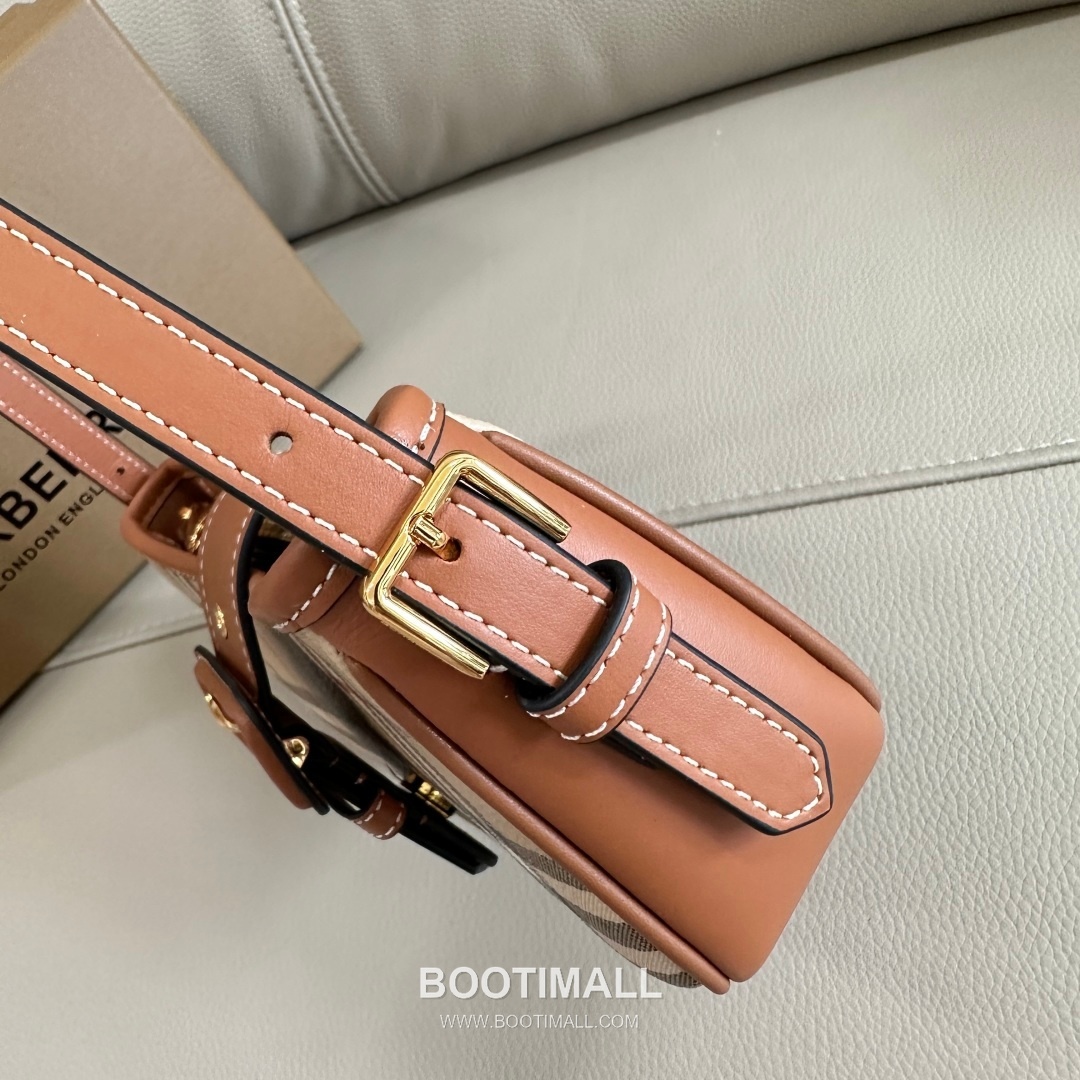 Burberry Check Buckle Strap Shoulder Bag 버버리 체크 버클 스트랩 숄더백 26cm 17