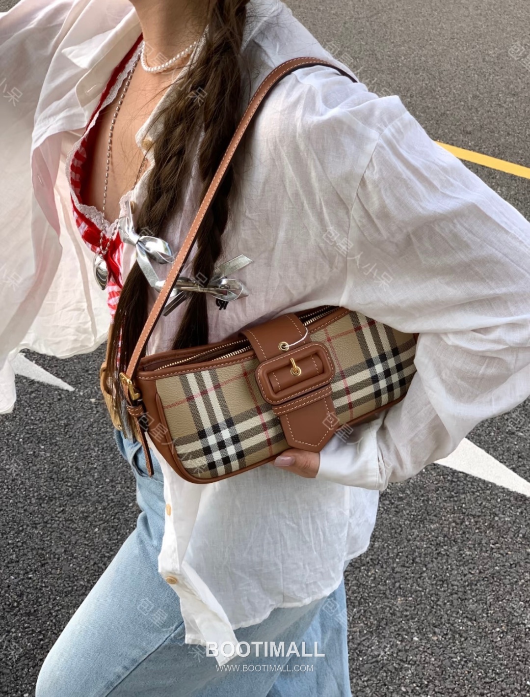 Burberry Check Buckle Strap Shoulder Bag 버버리 체크 버클 스트랩 숄더백 26cm 20