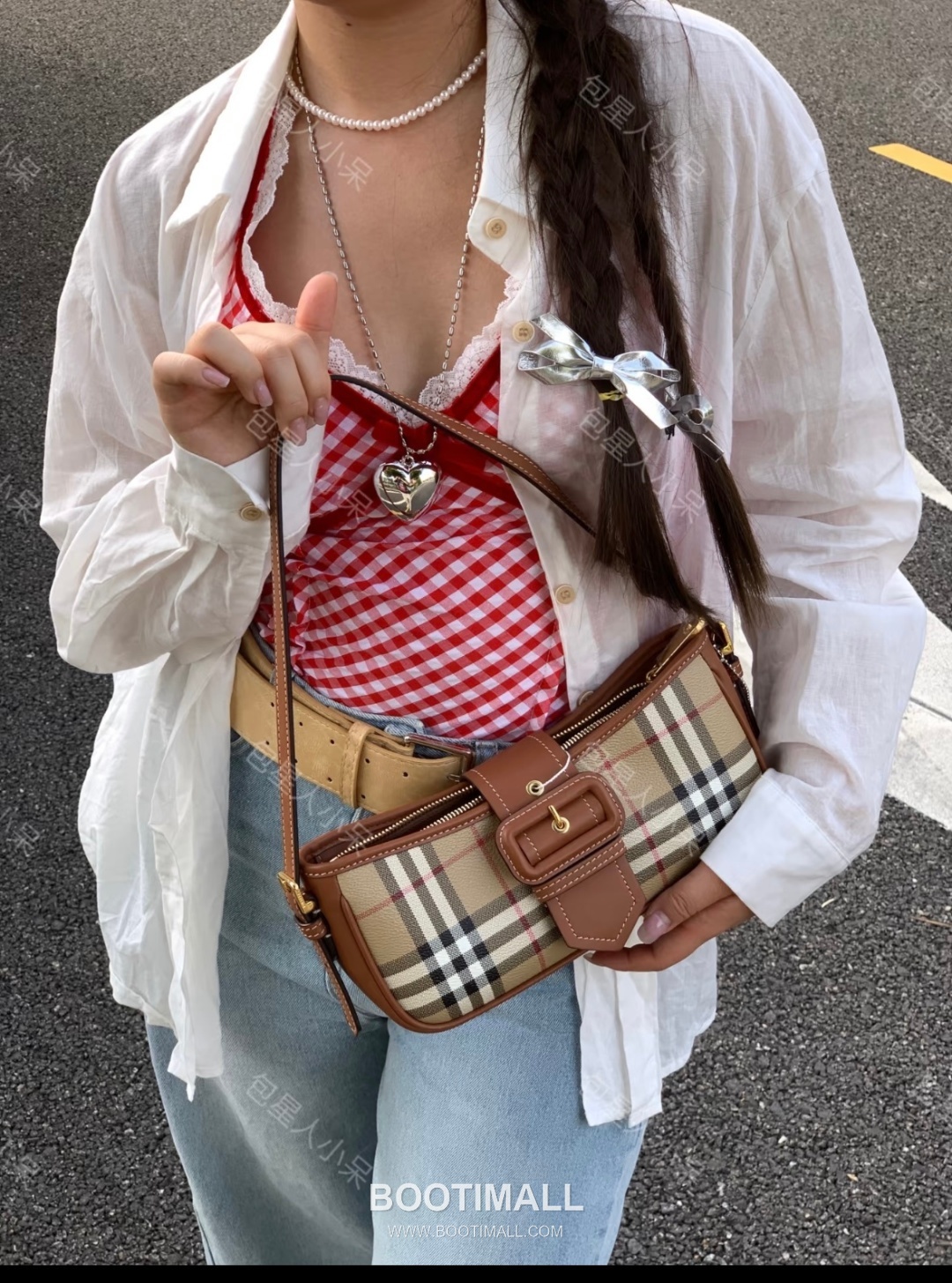Burberry Check Buckle Strap Shoulder Bag 버버리 체크 버클 스트랩 숄더백 26cm 21