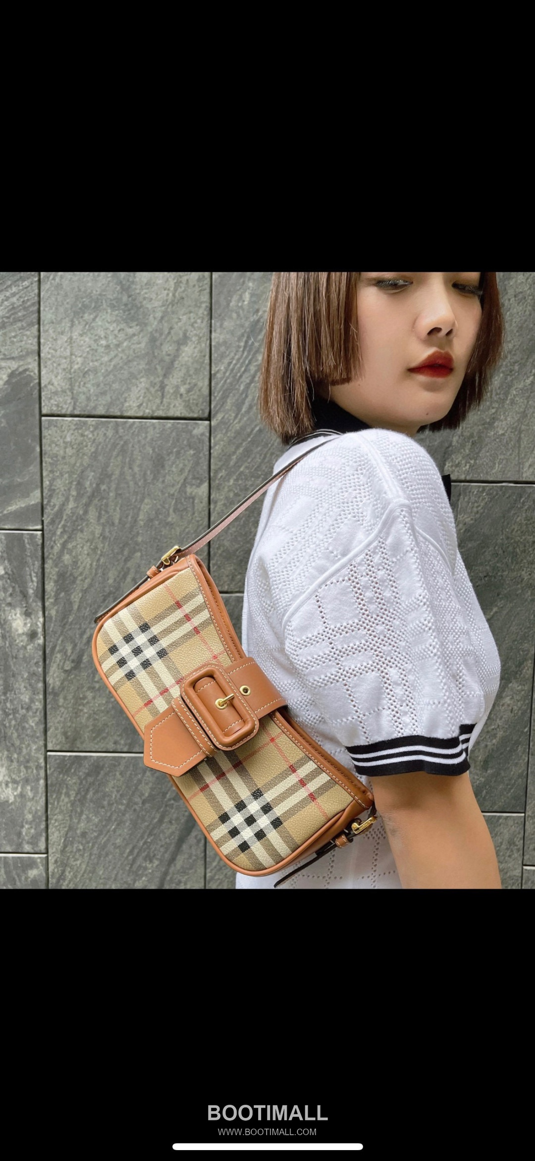 Burberry Check Buckle Strap Shoulder Bag 버버리 체크 버클 스트랩 숄더백 26cm 23