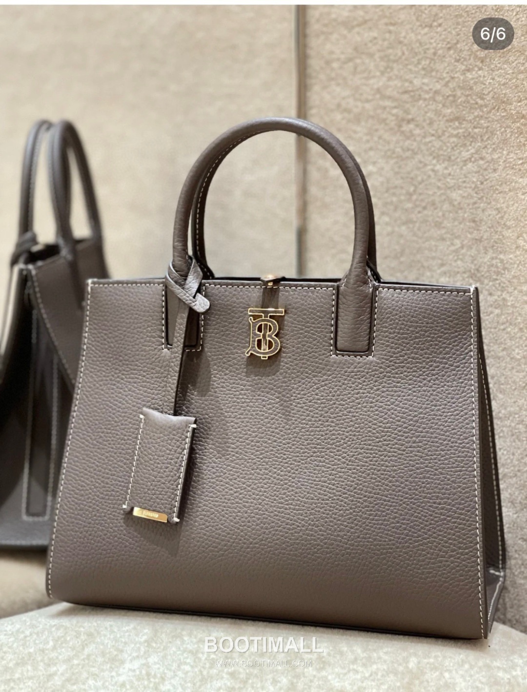 Burberry Thomas Logo Tote Grained Calfskin Bag 버버리 토마스 로고 토트 044173 그레인드 카프스킨 27cm 1