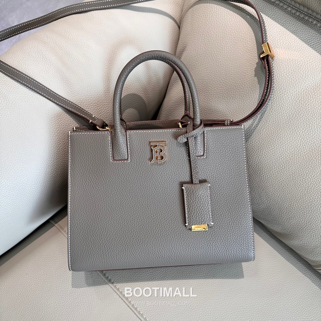 Burberry Thomas Logo Tote Grained Calfskin Bag 버버리 토마스 로고 토트 044173 그레인드 카프스킨 27cm 10