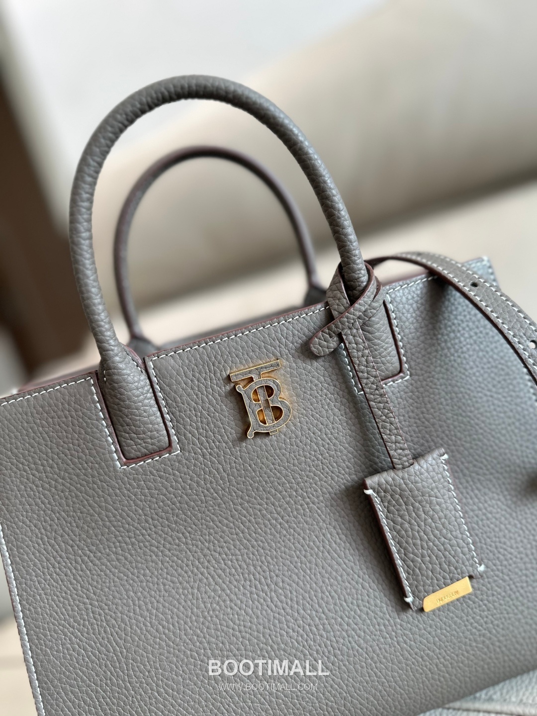 Burberry Thomas Logo Tote Grained Calfskin Bag 버버리 토마스 로고 토트 044173 그레인드 카프스킨 27cm 11