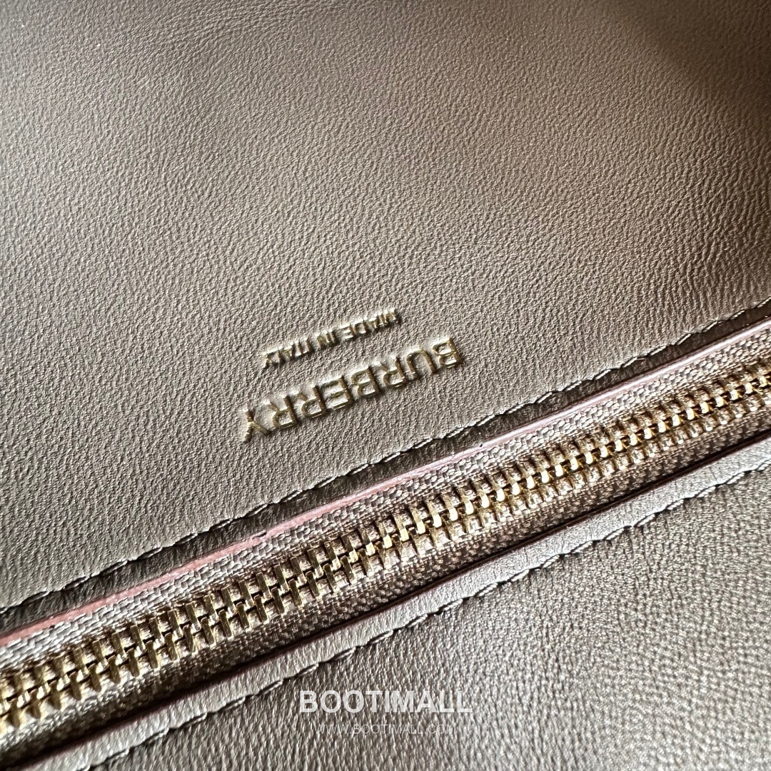 Burberry Thomas Logo Tote Grained Calfskin Bag 버버리 토마스 로고 토트 044173 그레인드 카프스킨 27cm 14