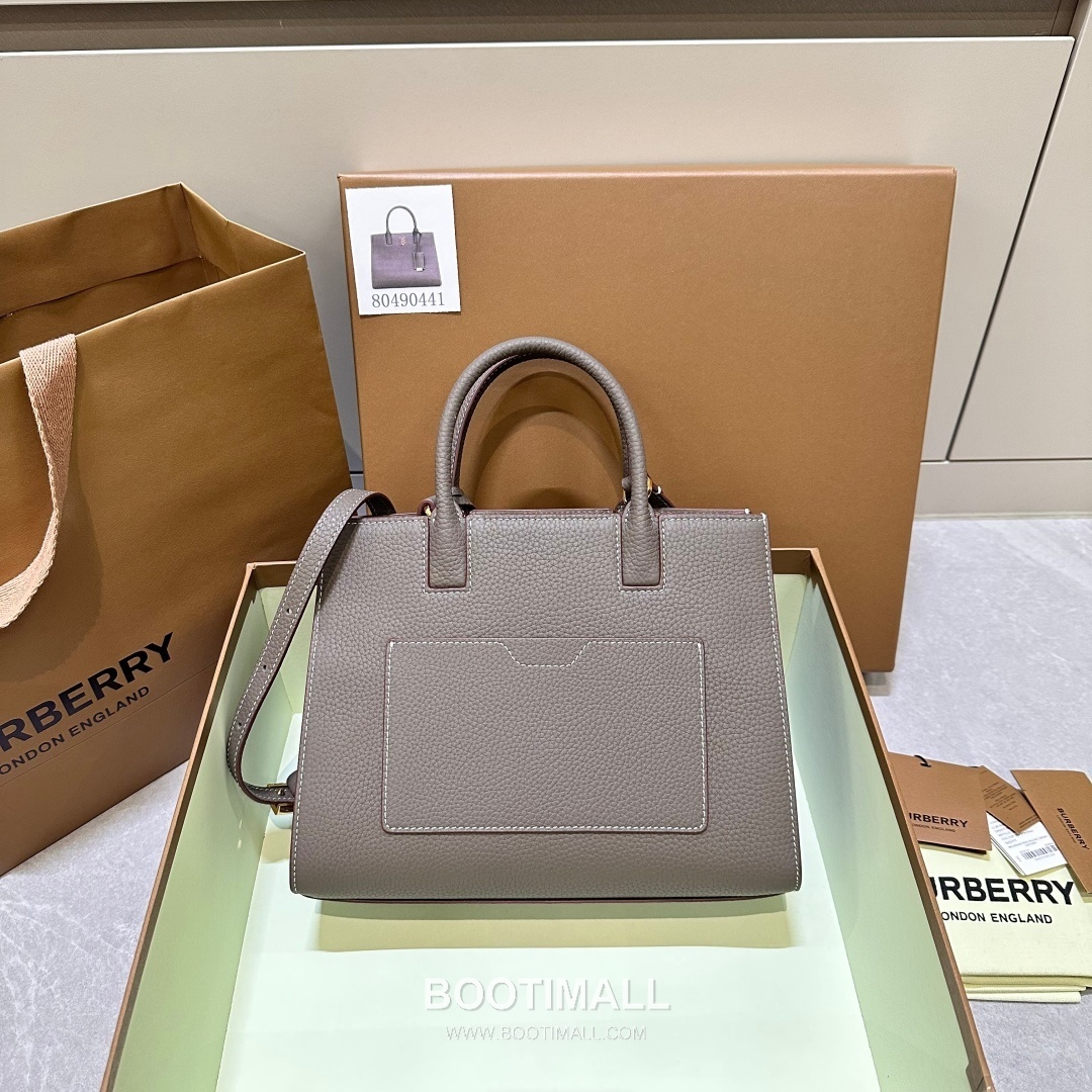 Burberry Thomas Logo Tote Grained Calfskin Bag 버버리 토마스 로고 토트 044173 그레인드 카프스킨 27cm 21