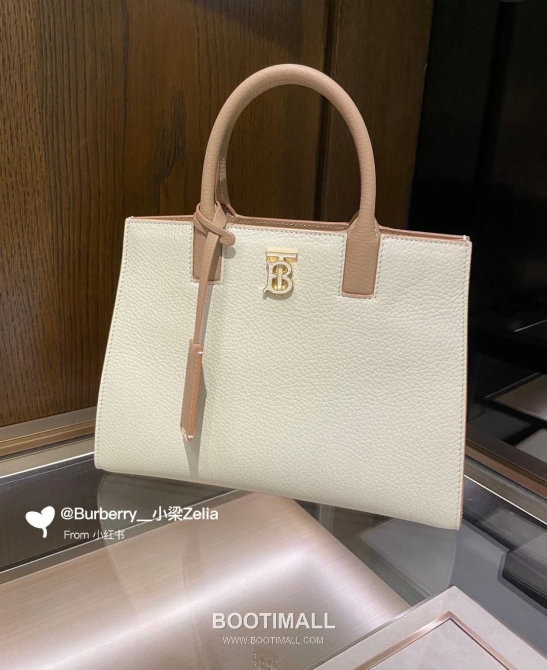 Burberry Thomas Logo Tote Grained Calfskin Bag 버버리 토마스 로고 토트 044173 그레인드 카프스킨 27cm 9