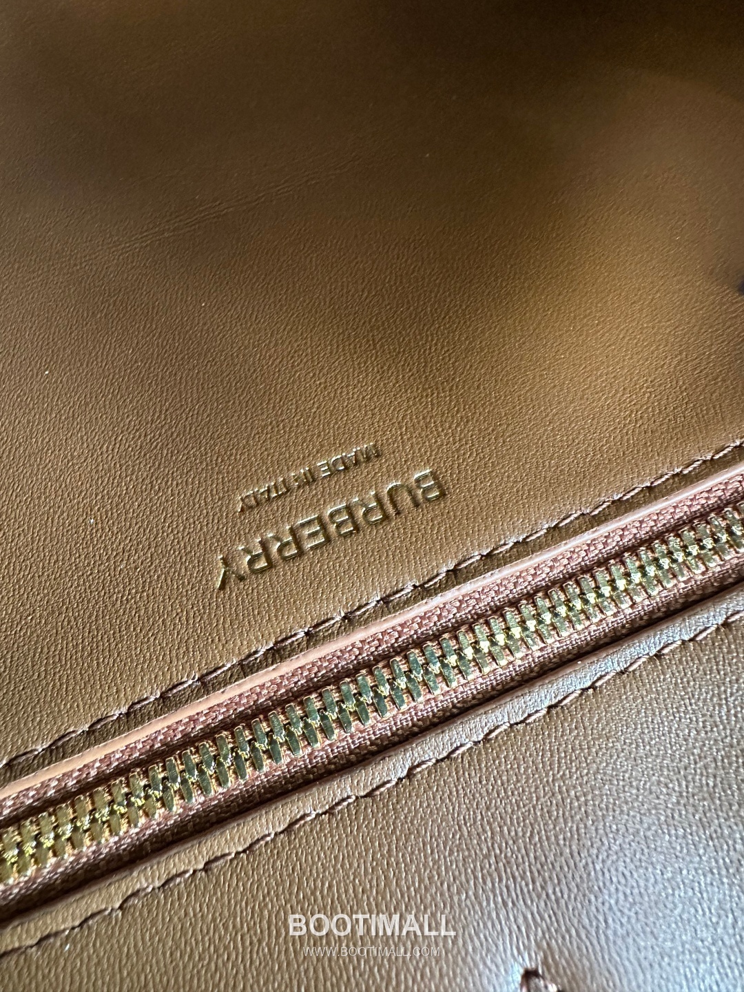 Burberry Thomas Logo Tote Grained Calfskin Bag 버버리 토마스 로고 토트 044173 그레인드 카프스킨 27cm 17