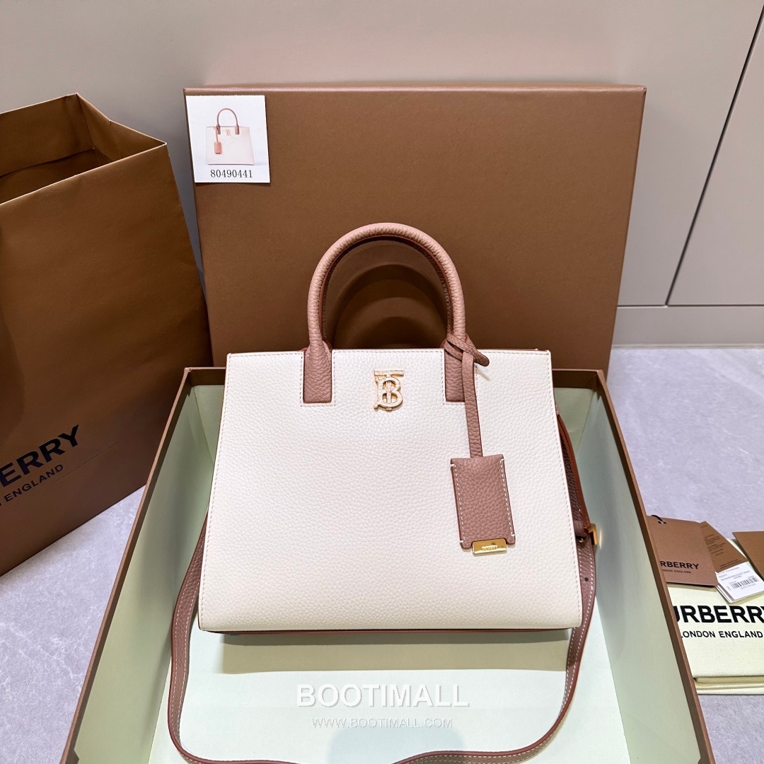 Burberry Thomas Logo Tote Grained Calfskin Bag 버버리 토마스 로고 토트 044173 그레인드 카프스킨 27cm 19