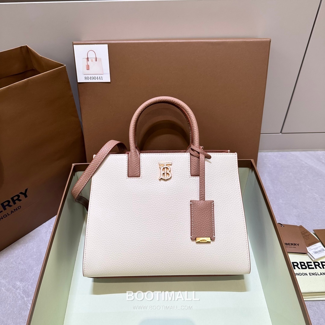 Burberry Thomas Logo Tote Grained Calfskin Bag 버버리 토마스 로고 토트 044173 그레인드 카프스킨 27cm 20