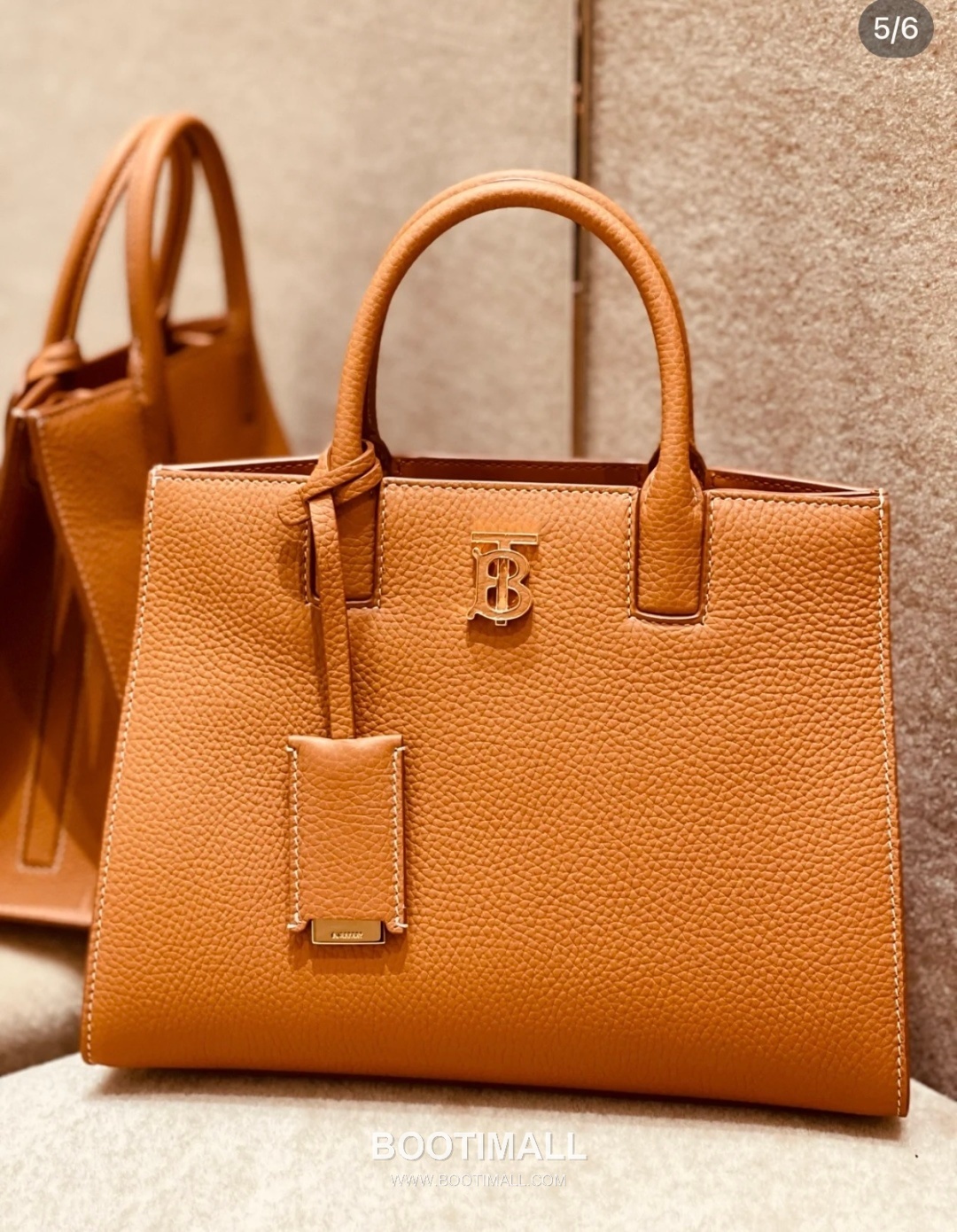 Burberry Thomas Logo Tote Grained Calfskin Bag 버버리 토마스 로고 토트 044173 그레인드 카프스킨 27cm 4