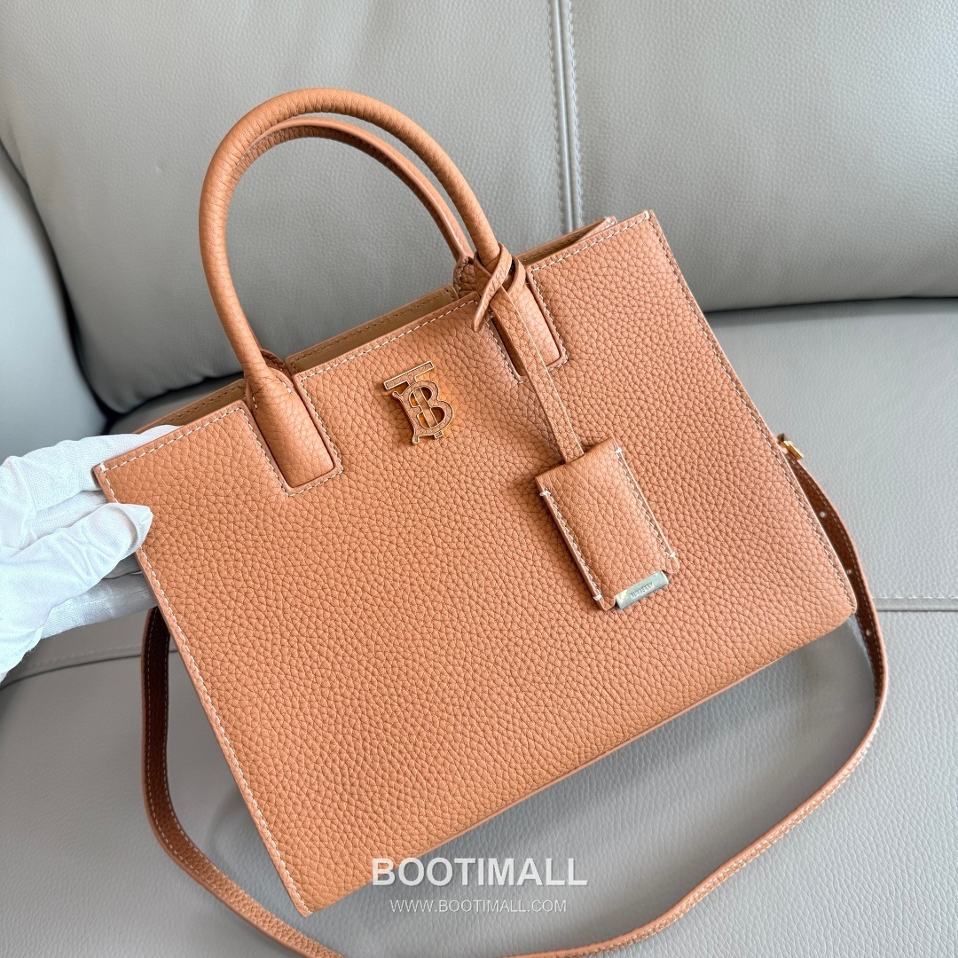 Burberry Thomas Logo Tote Grained Calfskin Bag 버버리 토마스 로고 토트 044173 그레인드 카프스킨 27cm 12