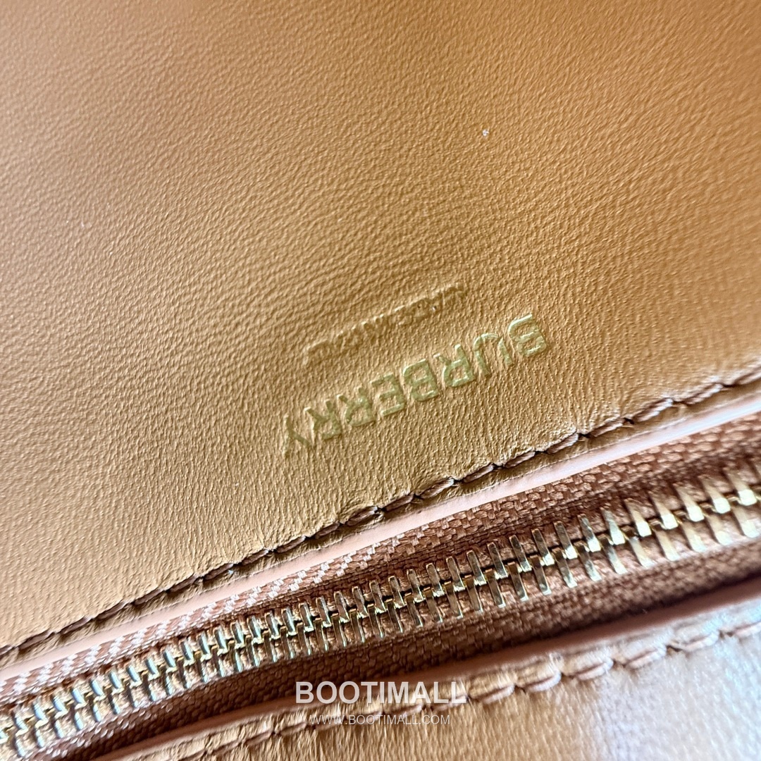 Burberry Thomas Logo Tote Grained Calfskin Bag 버버리 토마스 로고 토트 044173 그레인드 카프스킨 27cm 17