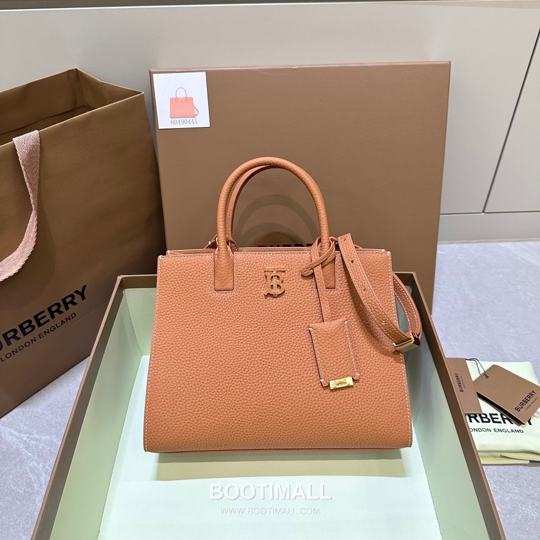 Burberry Thomas Logo Tote Grained Calfskin Bag 버버리 토마스 로고 토트 044173 그레인드 카프스킨 27cm 19