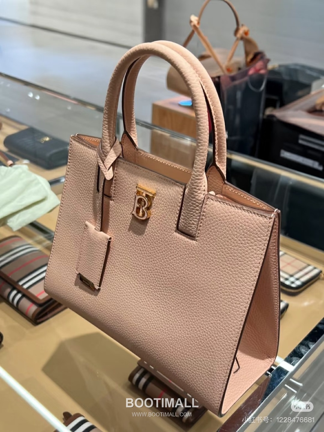 Burberry Thomas Logo Tote Grained Calfskin Bag 버버리 토마스 로고 토트 044173 그레인드 카프스킨 27cm 9