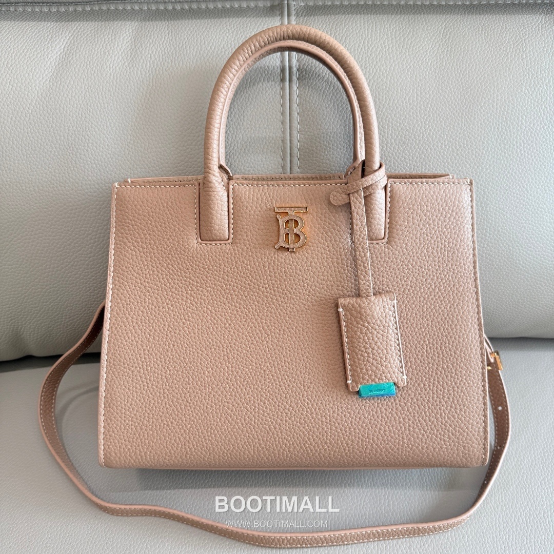 Burberry Thomas Logo Tote Grained Calfskin Bag 버버리 토마스 로고 토트 044173 그레인드 카프스킨 27cm 10