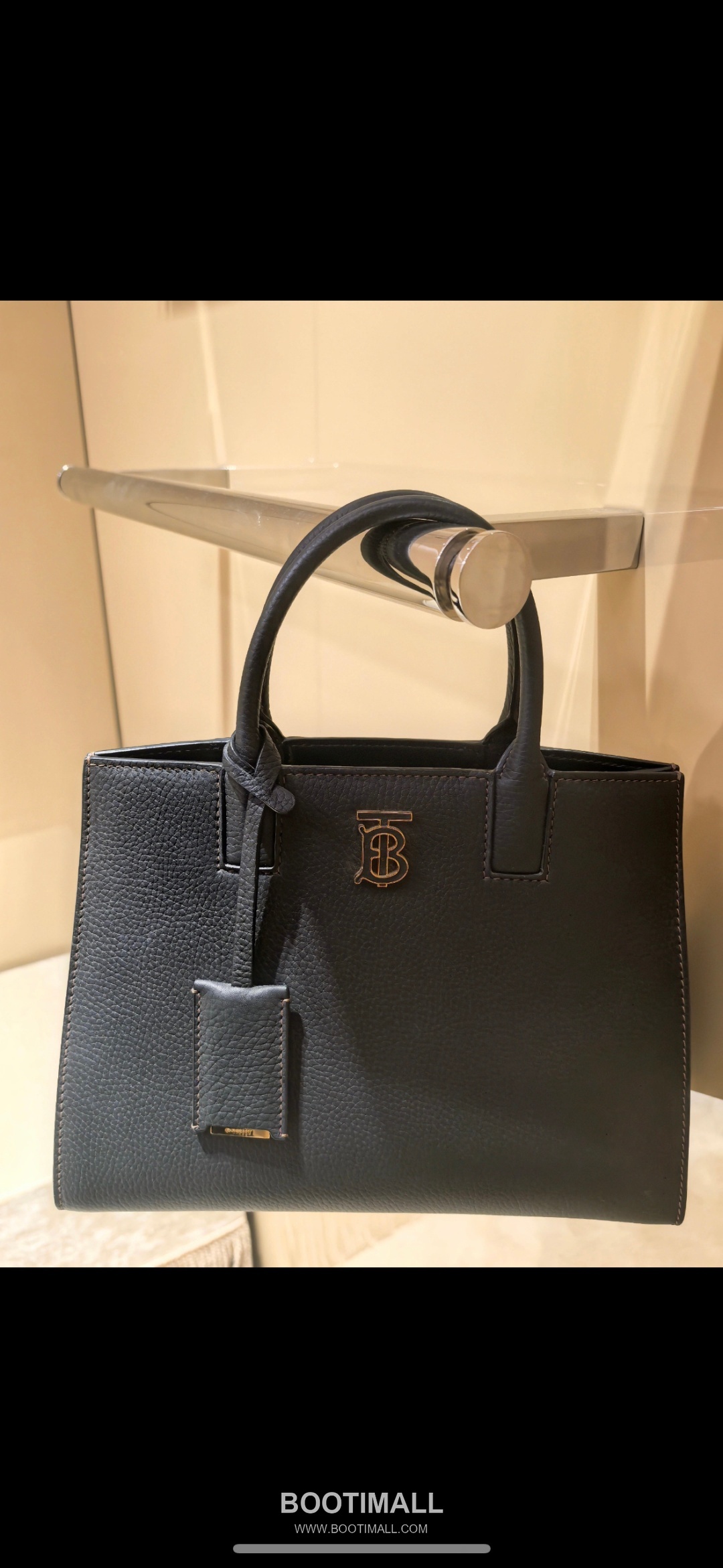 Burberry Thomas Logo Tote Grained Calfskin Bag 버버리 토마스 로고 토트 044173 그레인드 카프스킨 27cm 9
