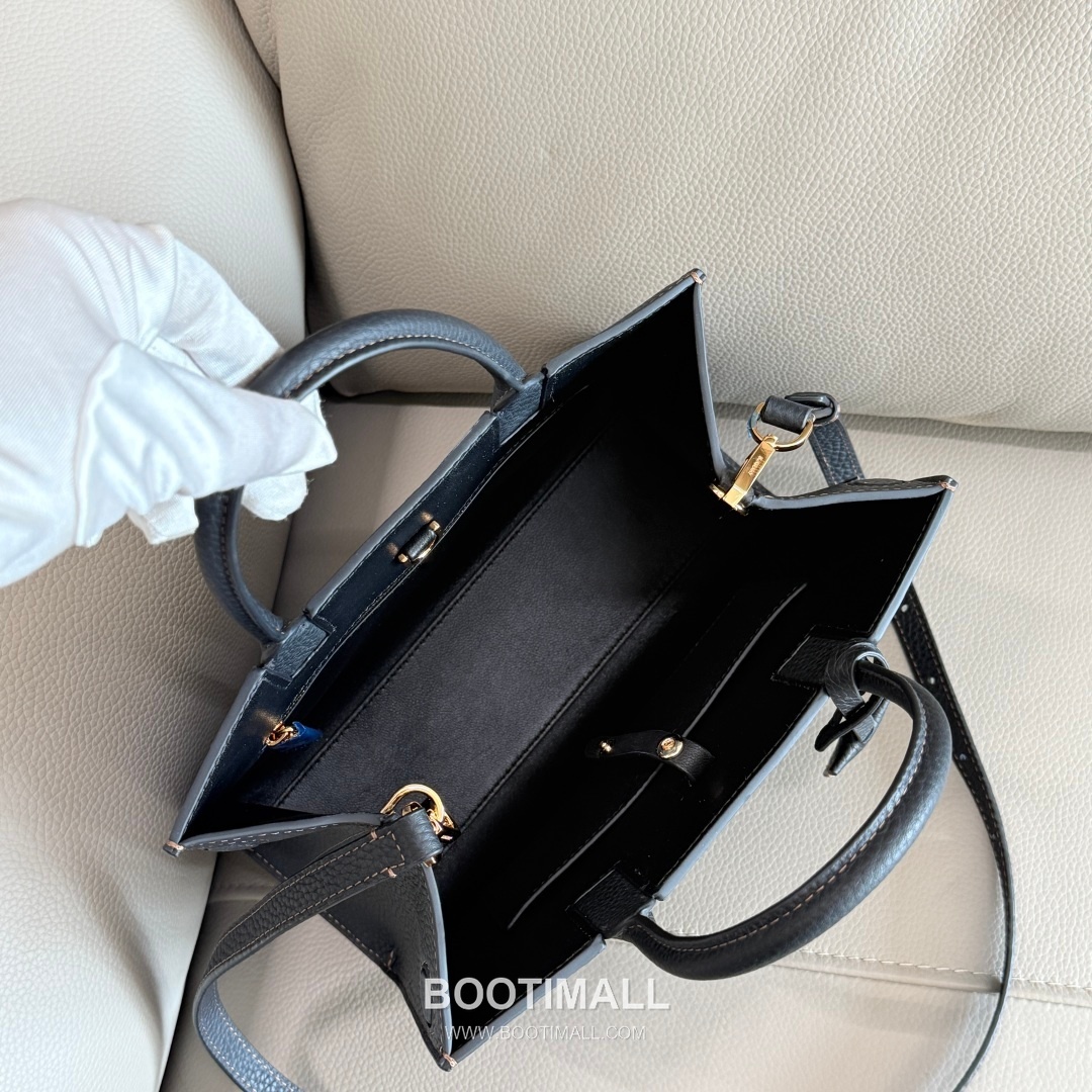 Burberry Thomas Logo Tote Grained Calfskin Bag 버버리 토마스 로고 토트 044173 그레인드 카프스킨 27cm 15