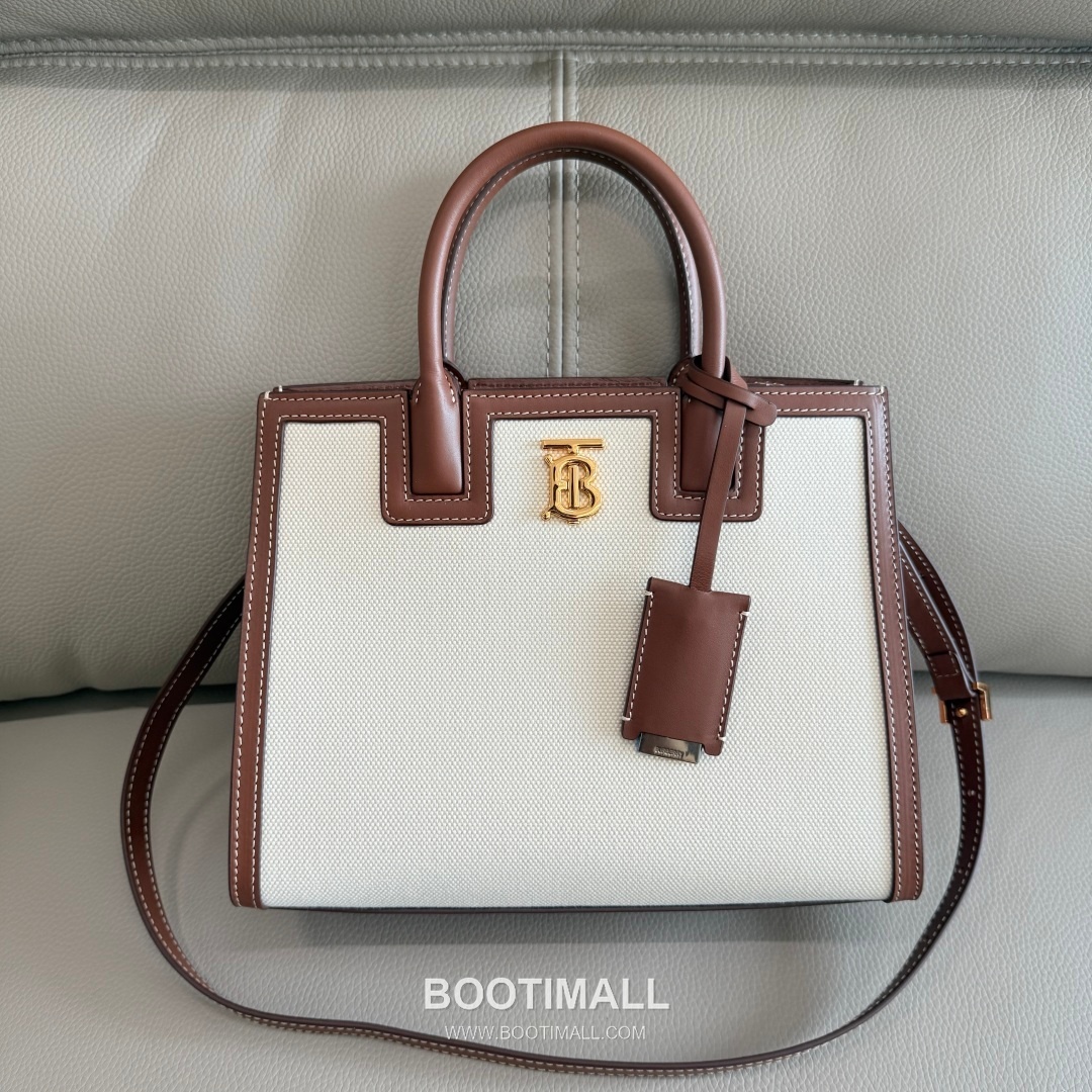 Burberry TB Canvas Tote 044173 Tanned Leather Beige Bag 버버리 TB 캔버스 토트 044173 태닝 레더 베이지 27cm 1