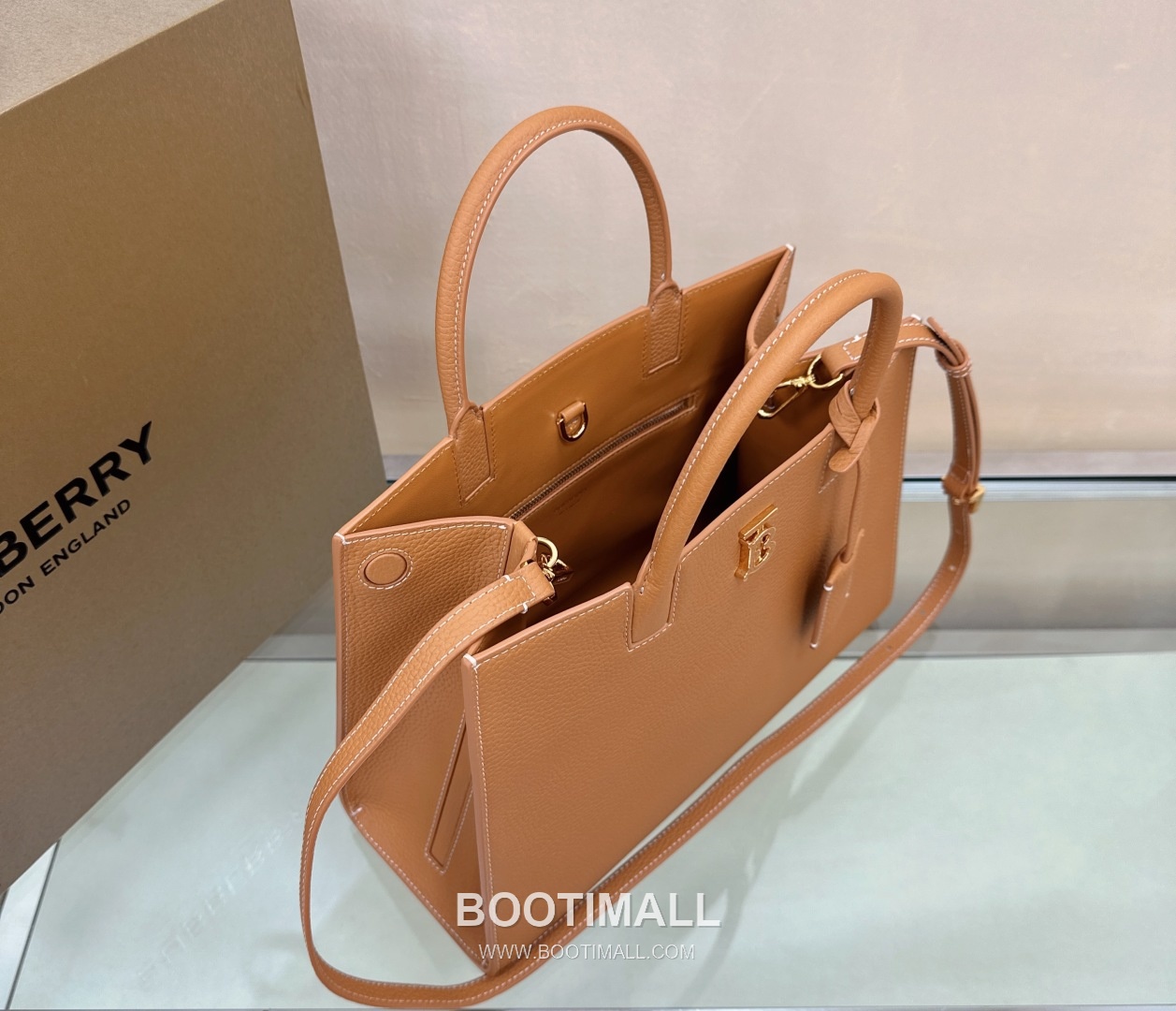 Burberry Thomas Logo 9761 Grained Calfskin Tote Bag 버버리 토마스 로고 9761 그레인드 카프스킨 토트백 33cm 11