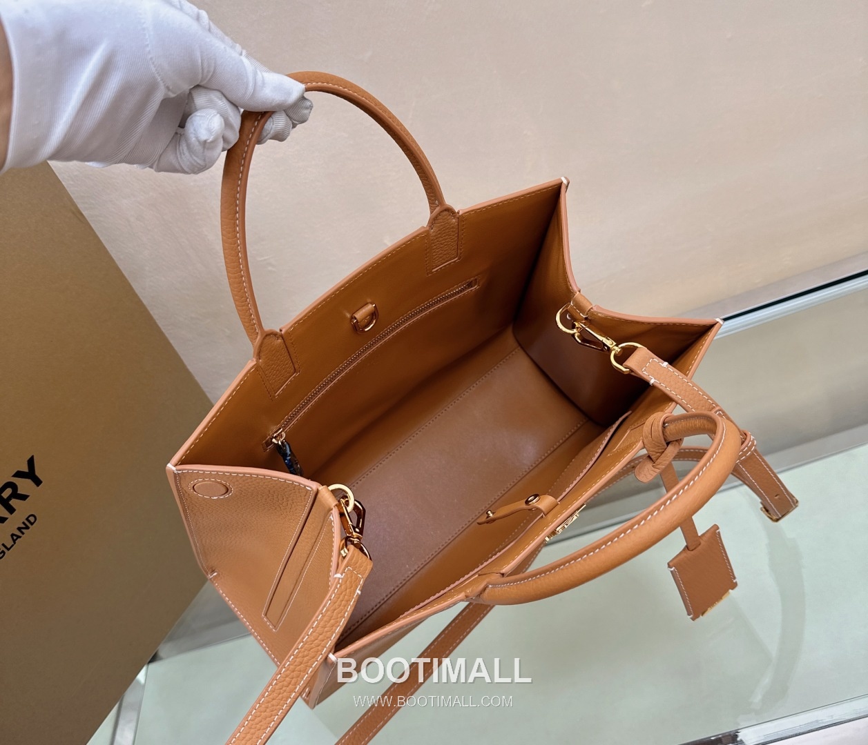 Burberry Thomas Logo 9761 Grained Calfskin Tote Bag 버버리 토마스 로고 9761 그레인드 카프스킨 토트백 33cm 12