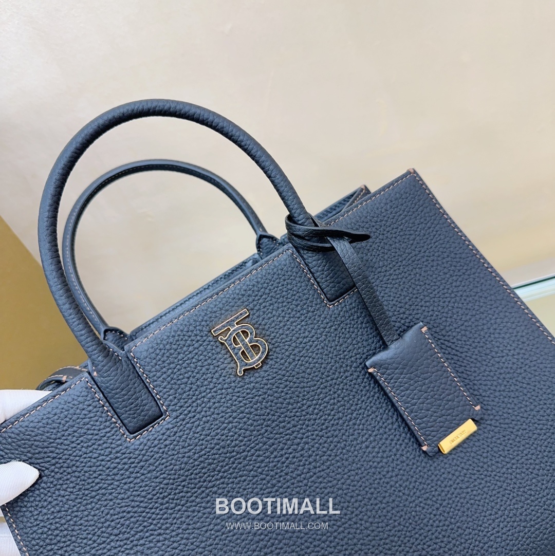 Burberry Thomas Logo 976180 Grained Calfskin Tote Bag 버버리 토마스 로고 976180 그레인드 카프스킨 토트백 33cm 10