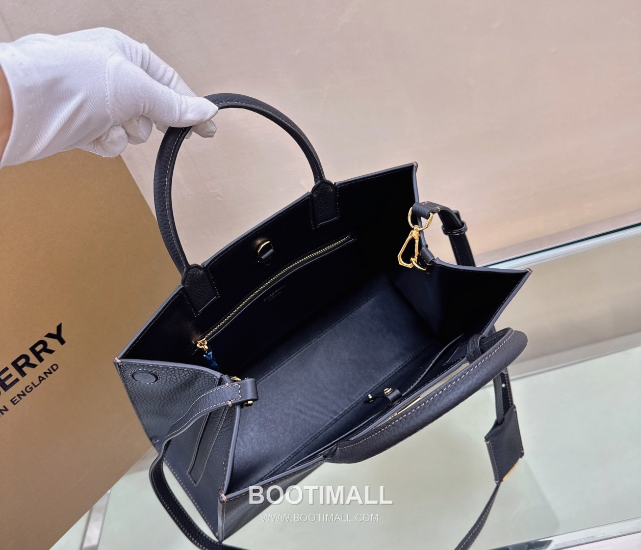 Burberry Thomas Logo 976180 Grained Calfskin Tote Bag 버버리 토마스 로고 976180 그레인드 카프스킨 토트백 33cm 12