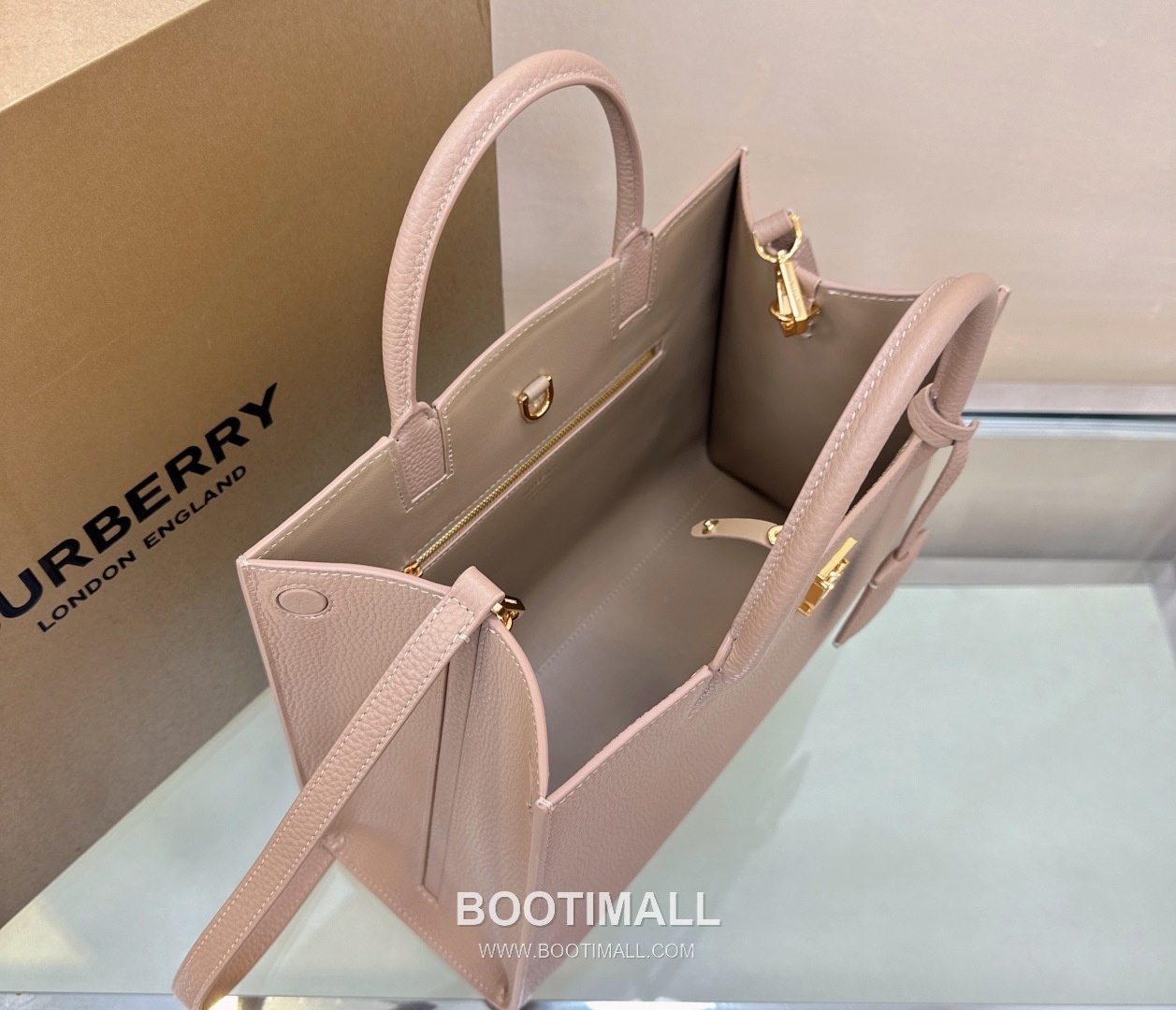 Burberry Thomas Logo 976180 Grained Calfskin Tote Bag 버버리 토마스 로고 976180 그레인드 카프스킨 토트백 32.5cm 11