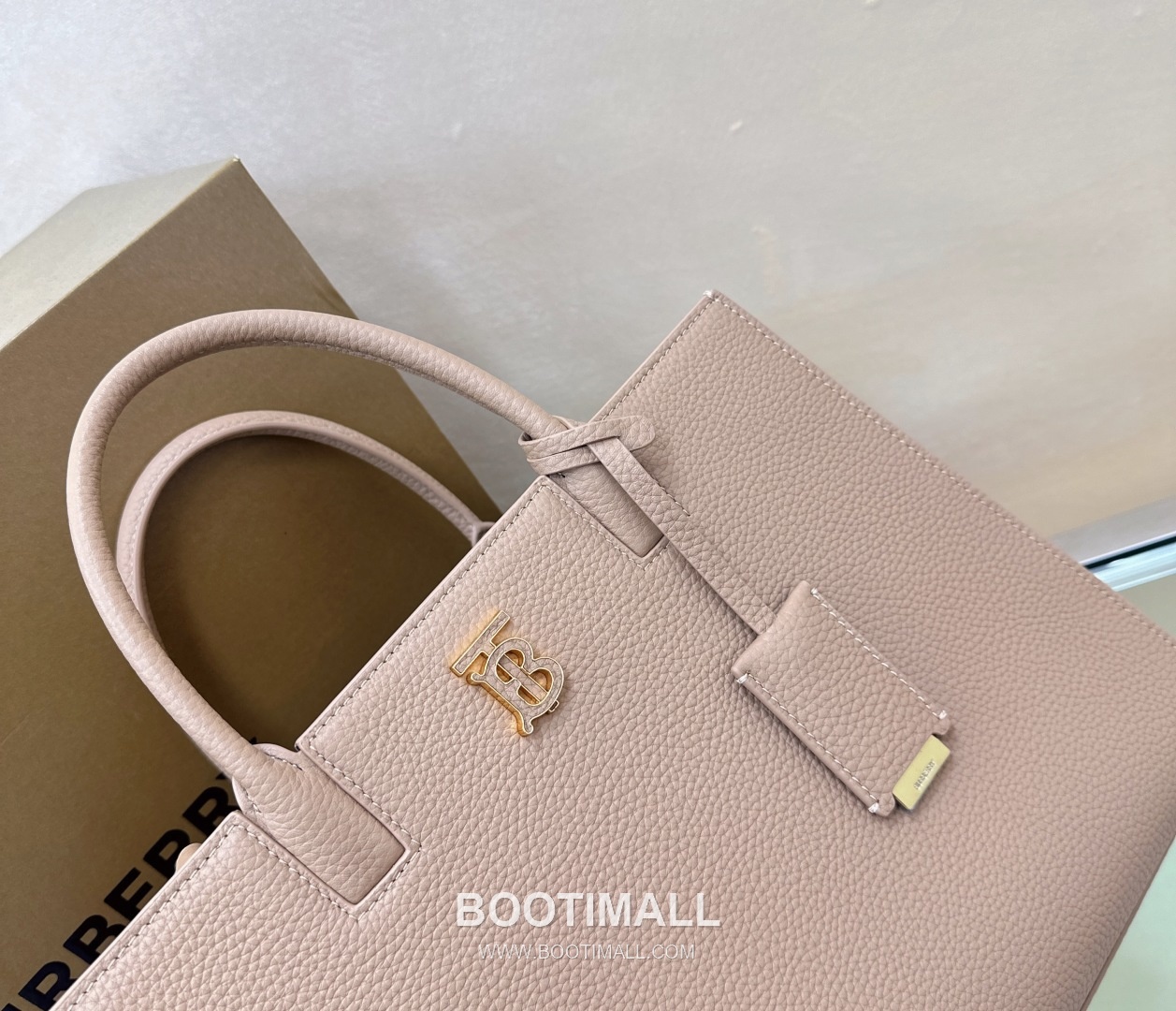 Burberry Thomas Logo 976180 Grained Calfskin Tote Bag 버버리 토마스 로고 976180 그레인드 카프스킨 토트백 32.5cm 12