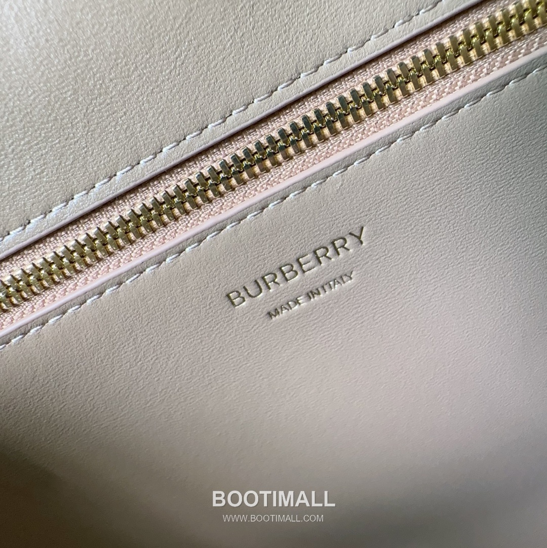 Burberry Thomas Logo 976180 Grained Calfskin Tote Bag 버버리 토마스 로고 976180 그레인드 카프스킨 토트백 32.5cm 14