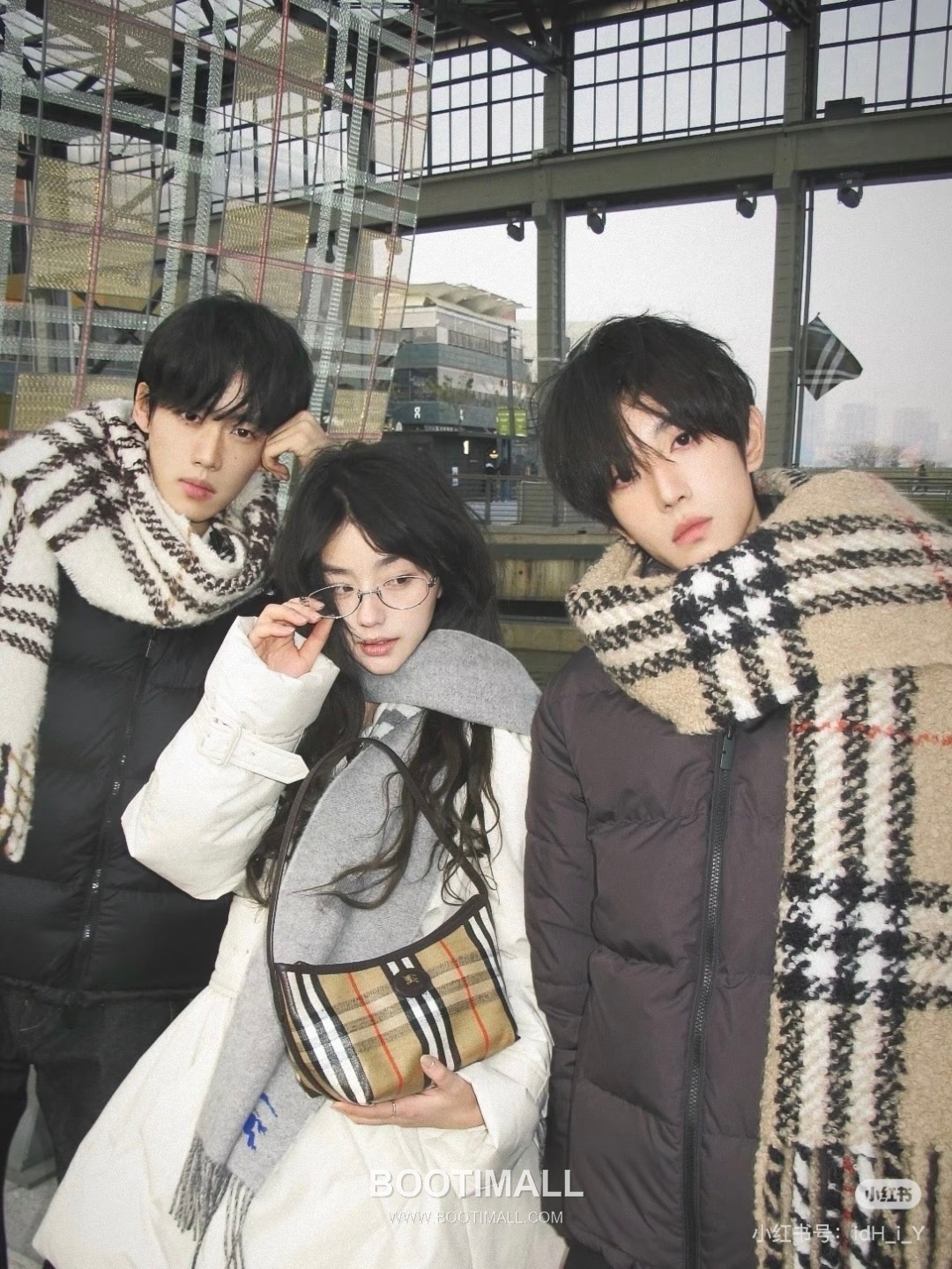 Burberry Jacquard Check EKD Cotton Linen Blend Beige Shoulder Bag 버버리 자카드 체크 EKD 코튼 린넨 혼방 베이지 숄더백 26cm 2