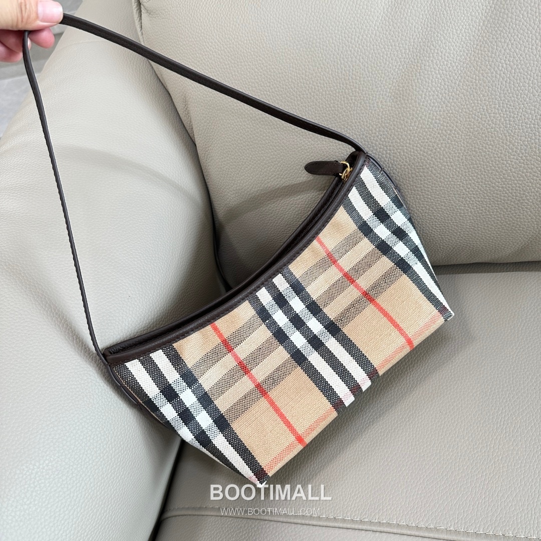 Burberry Jacquard Check EKD Cotton Linen Blend Beige Shoulder Bag 버버리 자카드 체크 EKD 코튼 린넨 혼방 베이지 숄더백 26cm 11