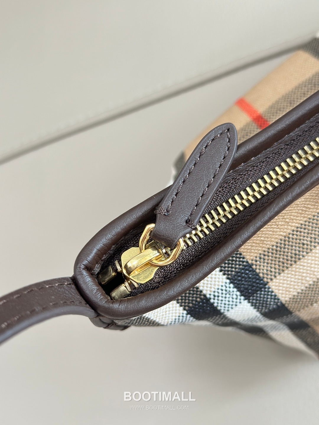 Burberry Jacquard Check EKD Cotton Linen Blend Beige Shoulder Bag 버버리 자카드 체크 EKD 코튼 린넨 혼방 베이지 숄더백 26cm 13