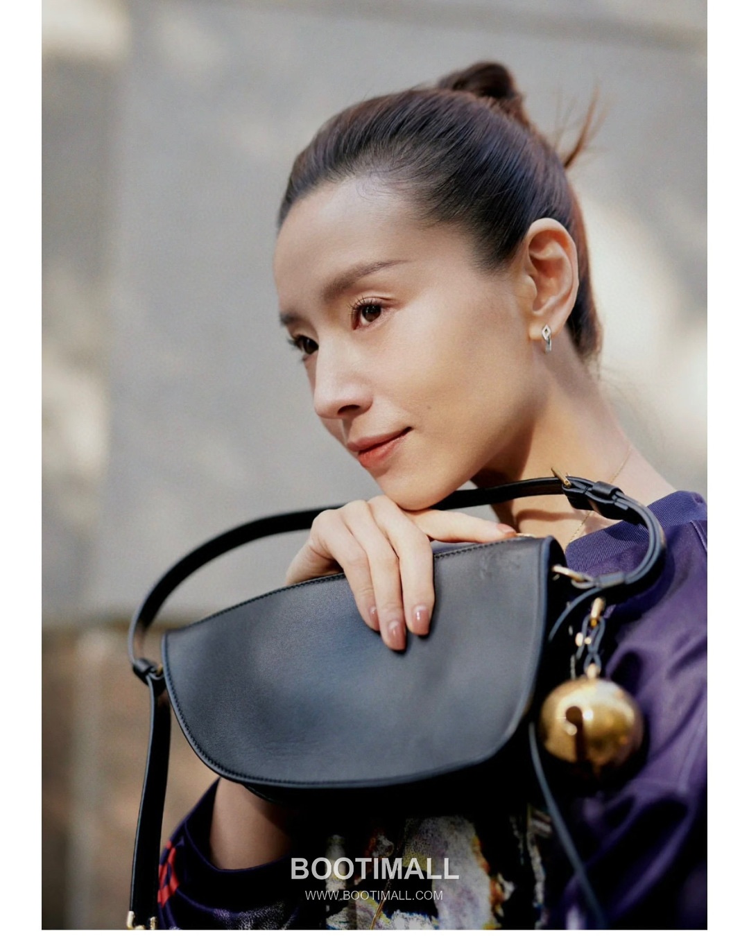 Burberry Bell Charm Shield-Fold Smooth Nappa Lambskin Shoulder Bag 버버리 벨 참 실드 폴드 스무스 나파 램스킨 숄더백 26cm 1